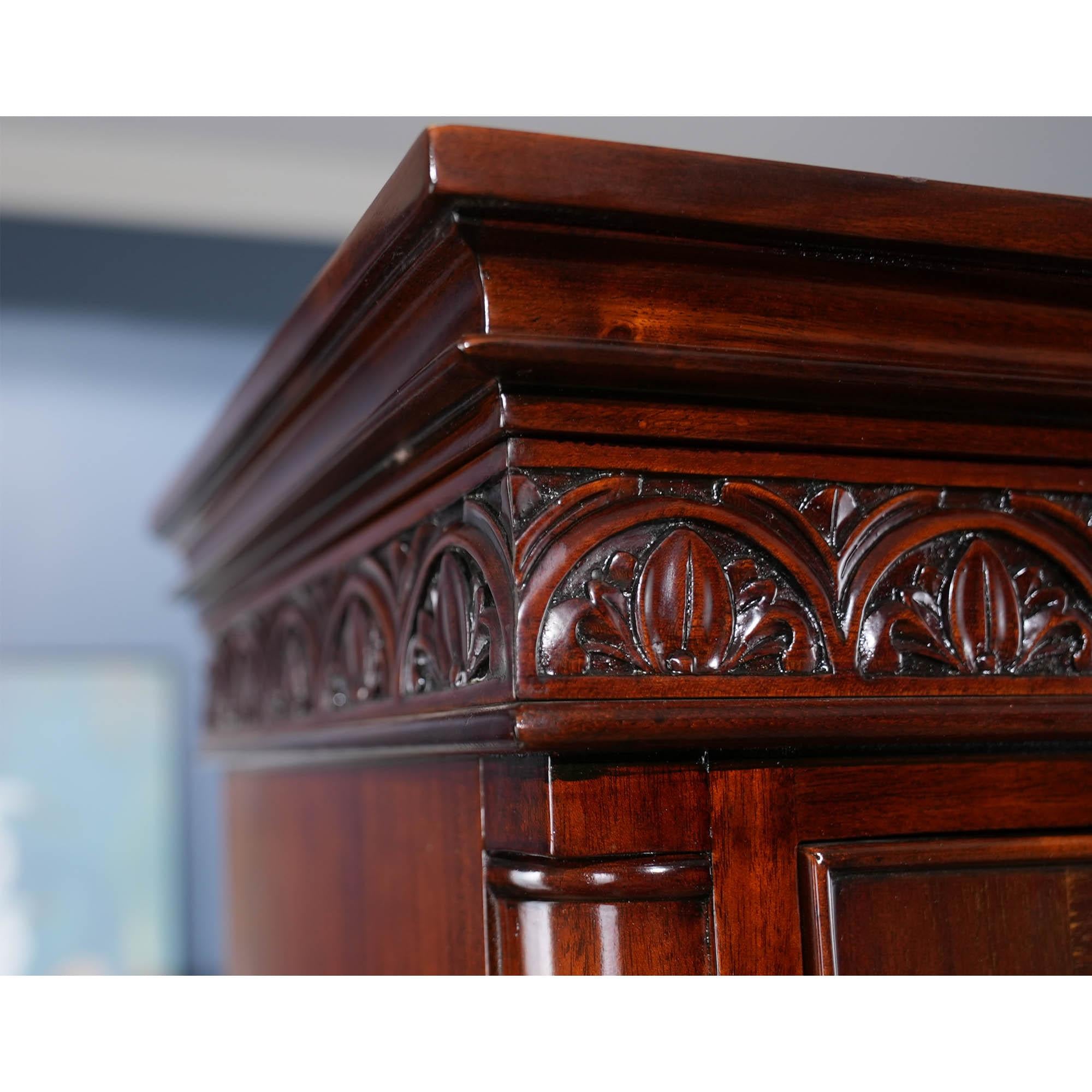 https://a.1stdibscdn.com/chippendale-mahogany-breakfront-for-sale-picture-7/f_85472/f_344149721703011872341/NDRC013_8_master.jpg