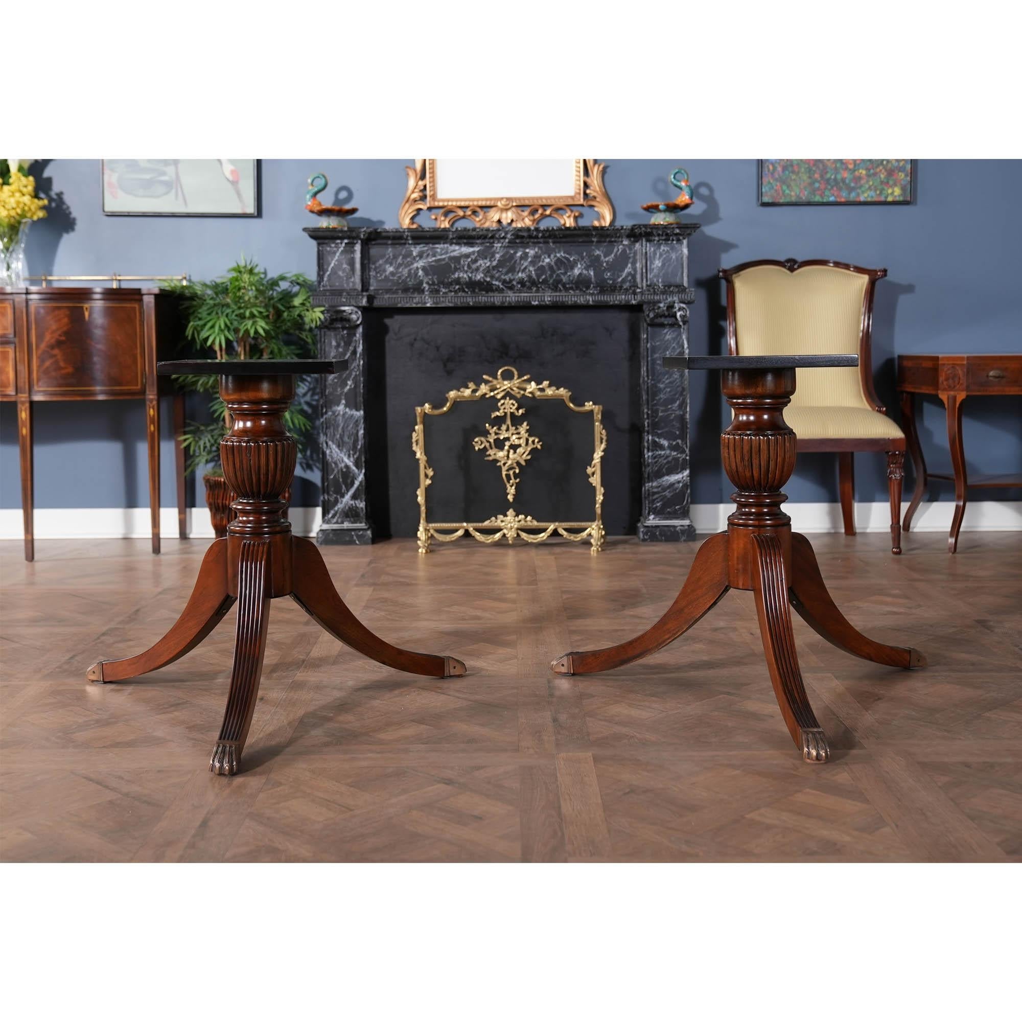 https://a.1stdibscdn.com/long-oval-mahogany-dining-table-for-sale-picture-2/f_85472/f_350306521741116696893/NDRT045_1_master.jpg