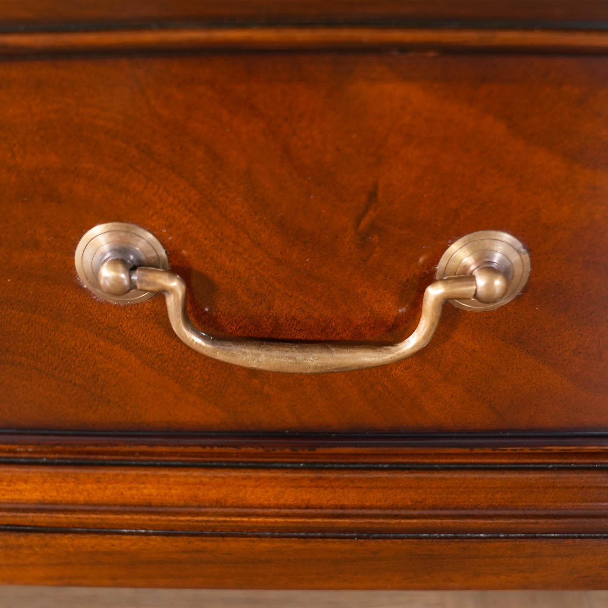 https://a.1stdibscdn.com/two-drawer-file-cabinet-for-sale-picture-6/f_85472/f_362360221740499188297/NOF077_4_master.jpg