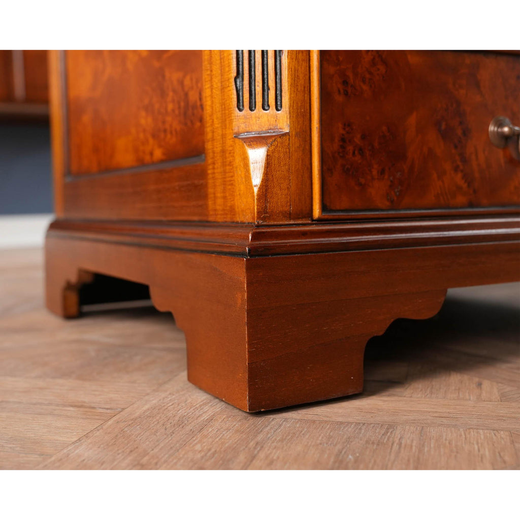 https://a.1stdibscdn.com/country-estate-two-drawer-file-for-sale-picture-11/f_85472/f_362520621706123527922/NOF201_10_master.jpg
