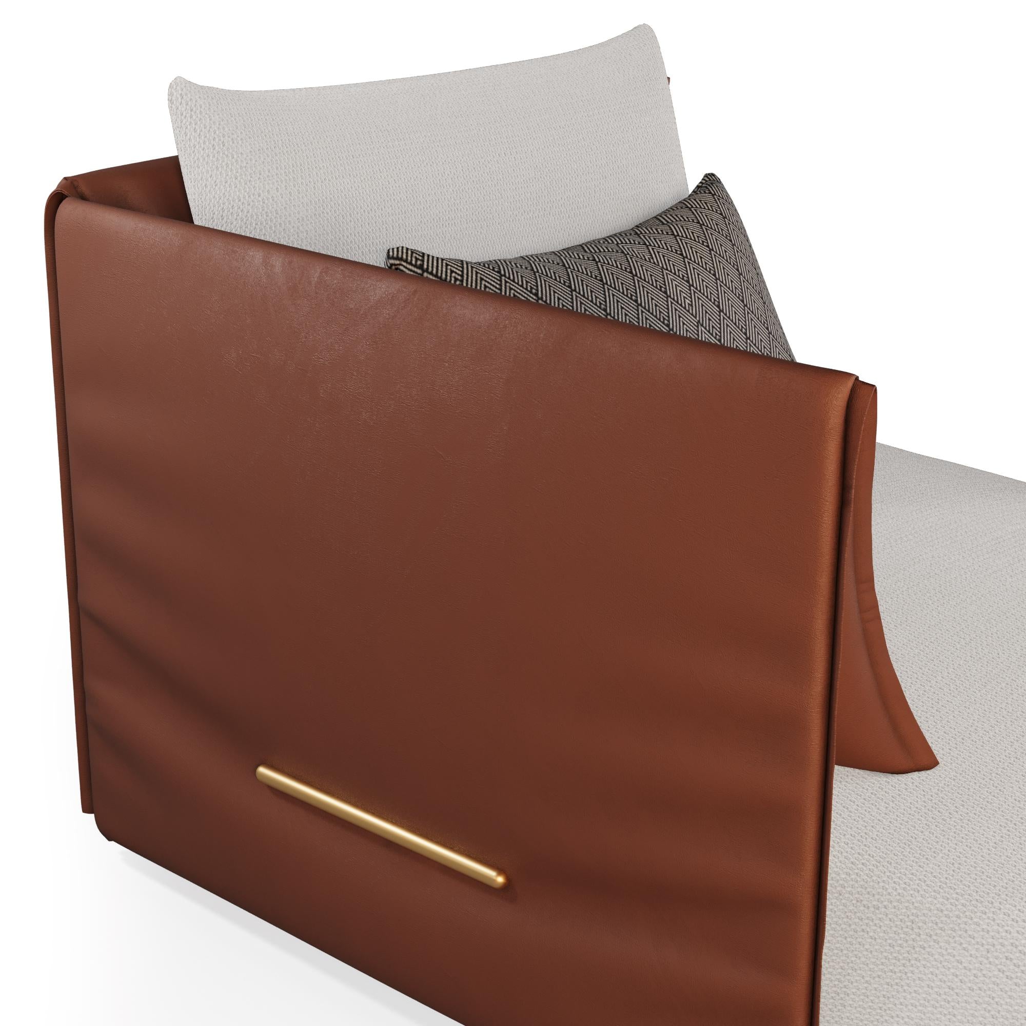 https://a.1stdibscdn.com/customizable-outdoor-sofa-with-outdoor-leather-for-sale-picture-5/f_56702/f_427942221734454848373/NOMAD_CHAISE_DETAIL_02_1__master.jpg
