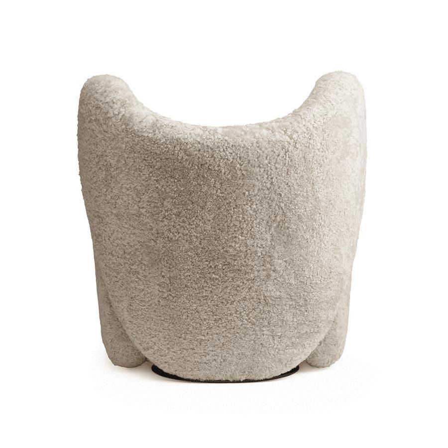 https://a.1stdibscdn.com/big-big-chair-armchair-in-sheepskin-moonlight-by-norr11-for-sale-picture-7/f_31233/f_323860921674558042611/NORR11Big_Big_ChairSheepskin_Moonlight_Back_master.jpg