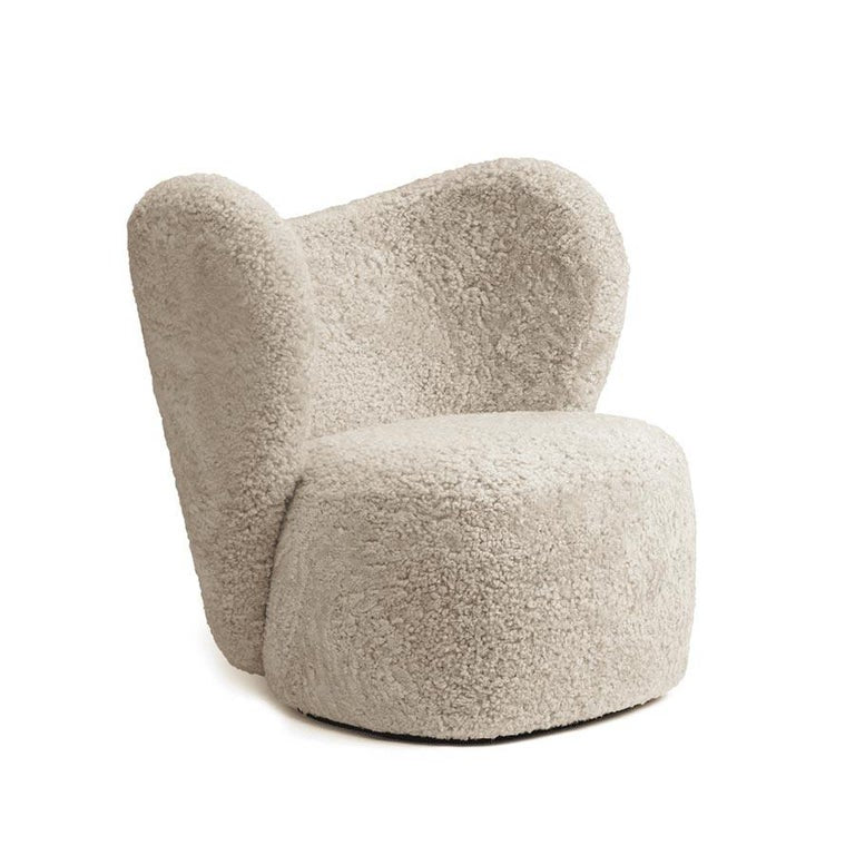 https://a.1stdibscdn.com/little-big-chair-swivel-armchair-in-sheepskin-moonlight-by-norr11-for-sale-picture-8/f_31233/f_334393721679568154261/NORR11Little_Big_ChairSheepskin_Moonlight_Side_master.jpg?width=768