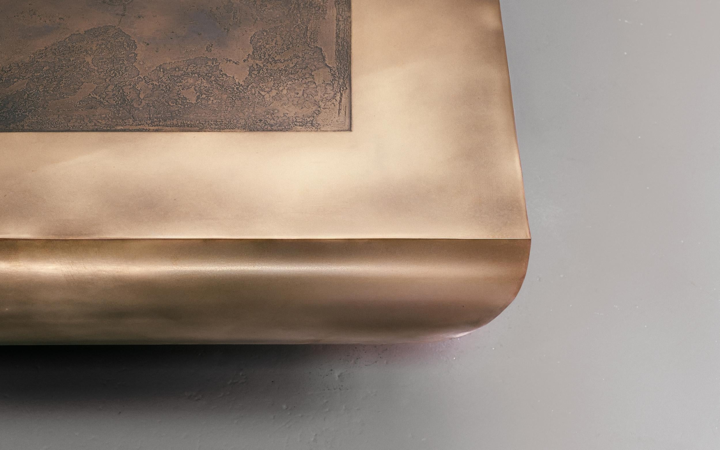 https://a.1stdibscdn.com/corbel-coffee-table-medium-patinated-brass-base-etched-brass-top-top-for-sale-picture-5/f_25883/f_433602621738057523549/NOVOCASTRIAN_Corbel_Coffee_Table_Large_6WEB_master.jpg