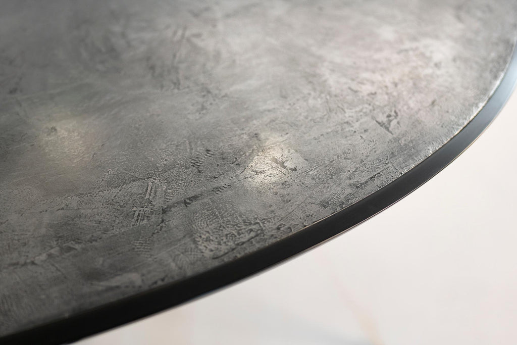 https://a.1stdibscdn.com/nr-21st-century-european-black-circular-custom-made-contemporary-dining-table-for-sale-picture-7/f_55762/f_224522921613380330768/NR_Dining_Table_1_Detail_master.jpg
