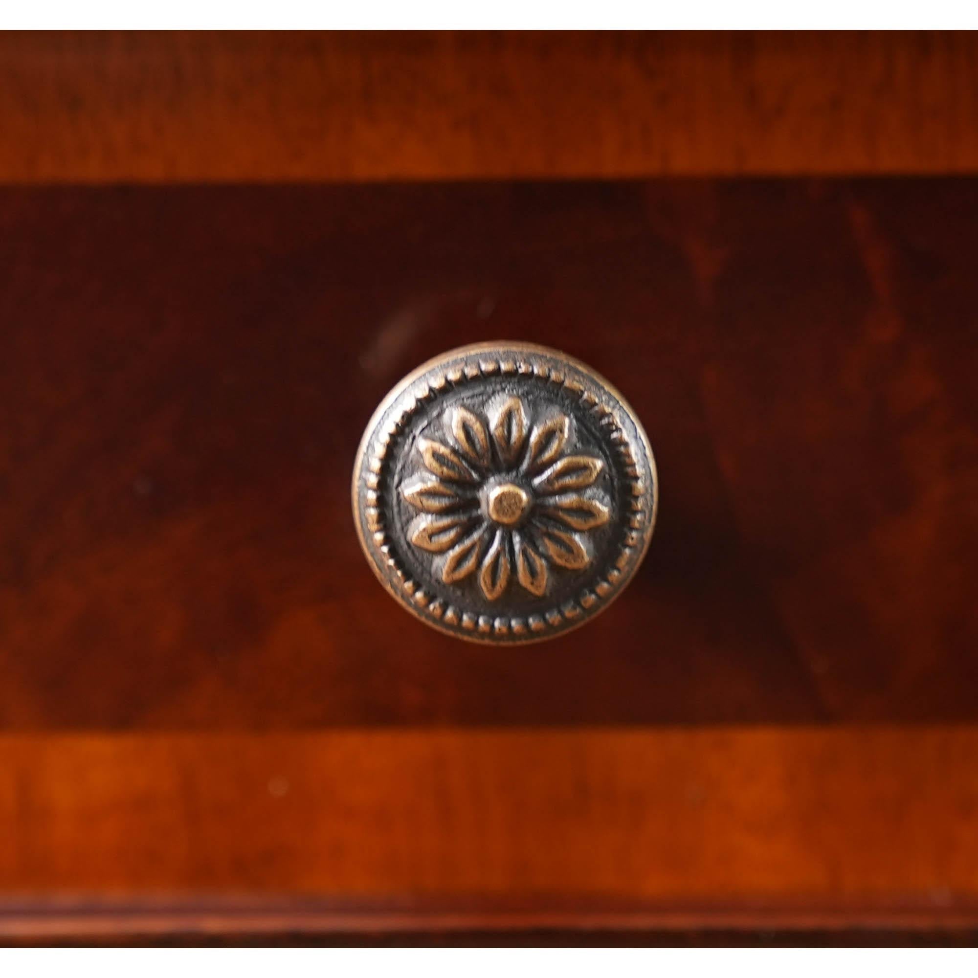 https://a.1stdibscdn.com/large-coffee-table-for-sale-picture-4/f_85472/f_352397221706021192761/NSI155_4_master.jpg