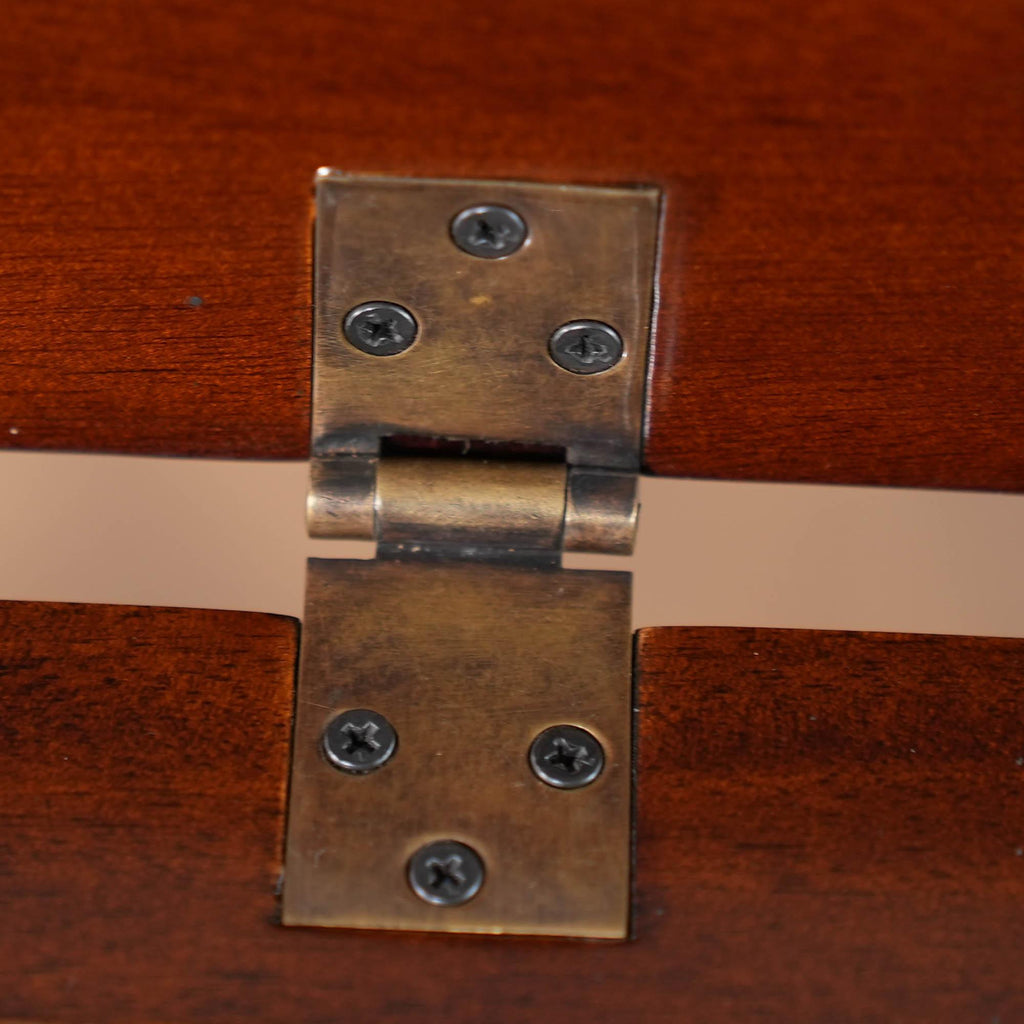 https://a.1stdibscdn.com/sheraton-showcase-for-sale-picture-8/f_85472/f_352399821740512984038/NSI201_6_master.jpg