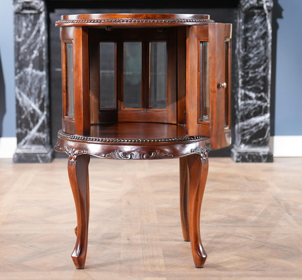 https://a.1stdibscdn.com/tray-top-mahogany-display-table-for-sale-picture-8/f_85472/f_380644921706019587719/NSI228_7_master.jpg