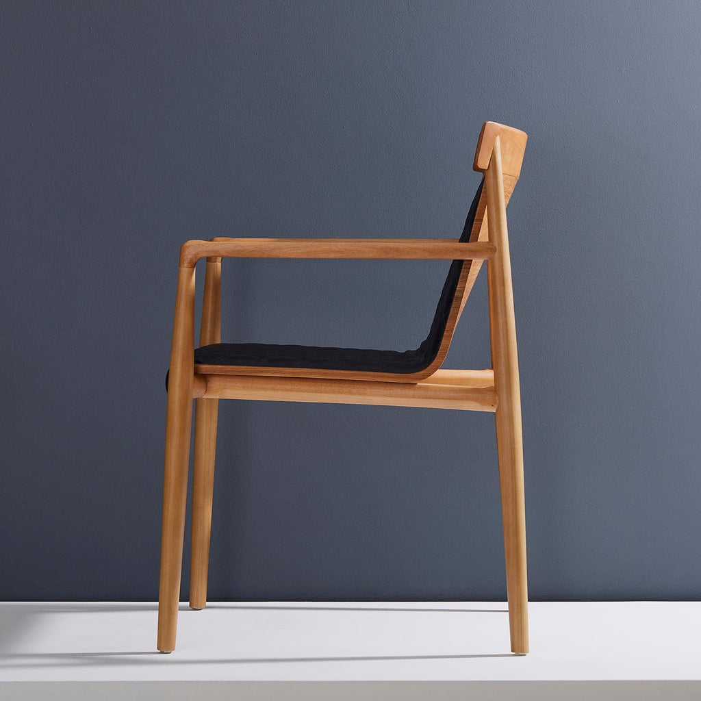 https://a.1stdibscdn.com/contemporary-chair-in-natural-solid-wood-upholstered-natural-wood-back-arms-for-sale-picture-8/f_35593/f_153168421562084801549/NT_BC_LM_2019_05_30_Emporio_DanielSimonini_0021_master.jpg