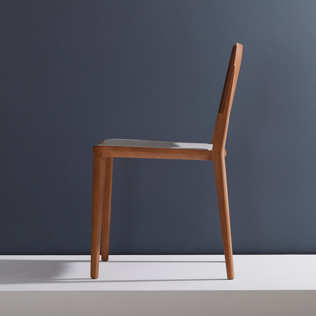 https://a.1stdibscdn.com/minimalist-modern-chair-in-natural-solid-wood-upholstered-textile-seating-for-sale-picture-4/f_35593/f_153149411562078351548/NT_ES_2019_05_30_Emporio_DanielSimonini_0131_master.jpg