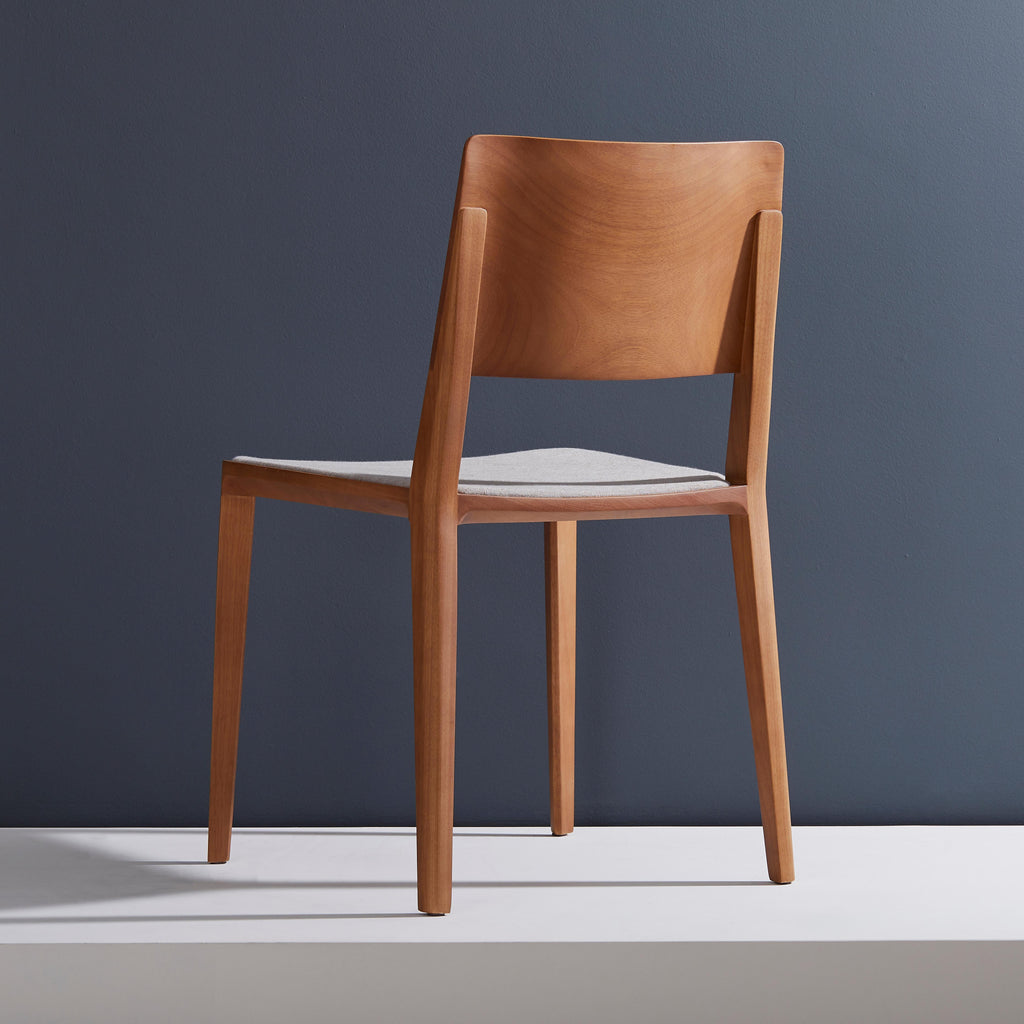 https://a.1stdibscdn.com/minimalist-modern-chair-in-natural-solid-wood-upholstered-textile-seating-for-sale-picture-3/f_35593/f_153149411562078351080/NT_ES_2019_05_30_Emporio_DanielSimonini_0132_master.jpg