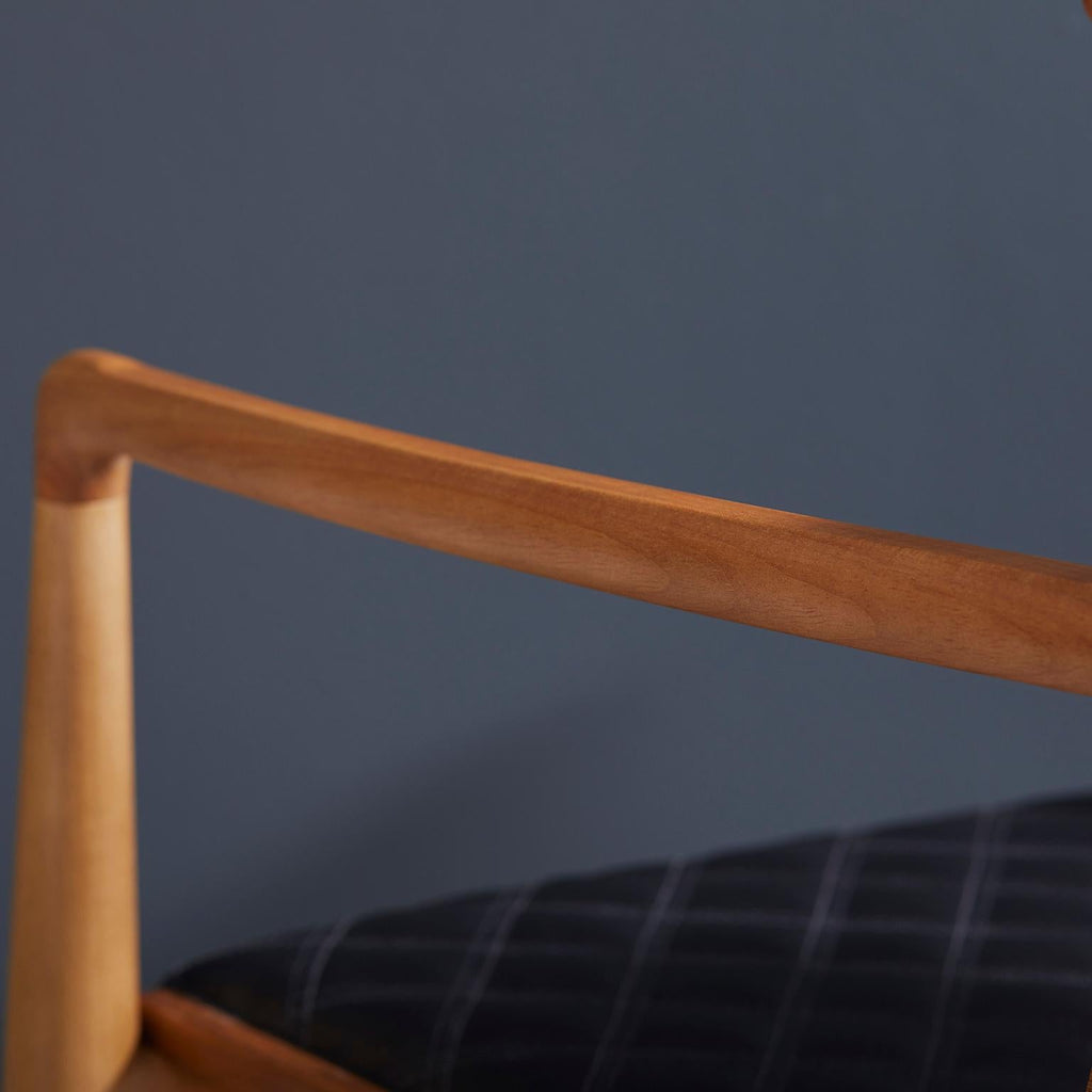 https://a.1stdibscdn.com/contemporary-chair-in-natural-solid-wood-upholstered-natural-wood-back-arms-for-sale-picture-12/f_35593/f_153168421562084802911/NT_LM_DET_2019_05_30_Emporio_DanielSimonini_0030_master.jpg
