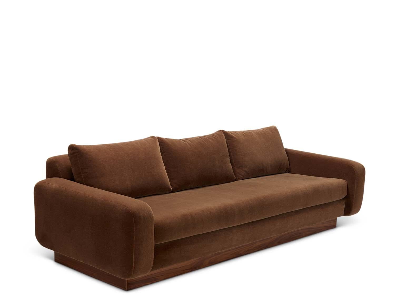 https://a.1stdibscdn.com/mesa-sofa-by-lawson-fenning-for-sale-picture-2/f_8060/f_441609021742602291968/Natural_Walnut_Fabric_Grade_D_Mohair_Color_Clove_4_master.jpg