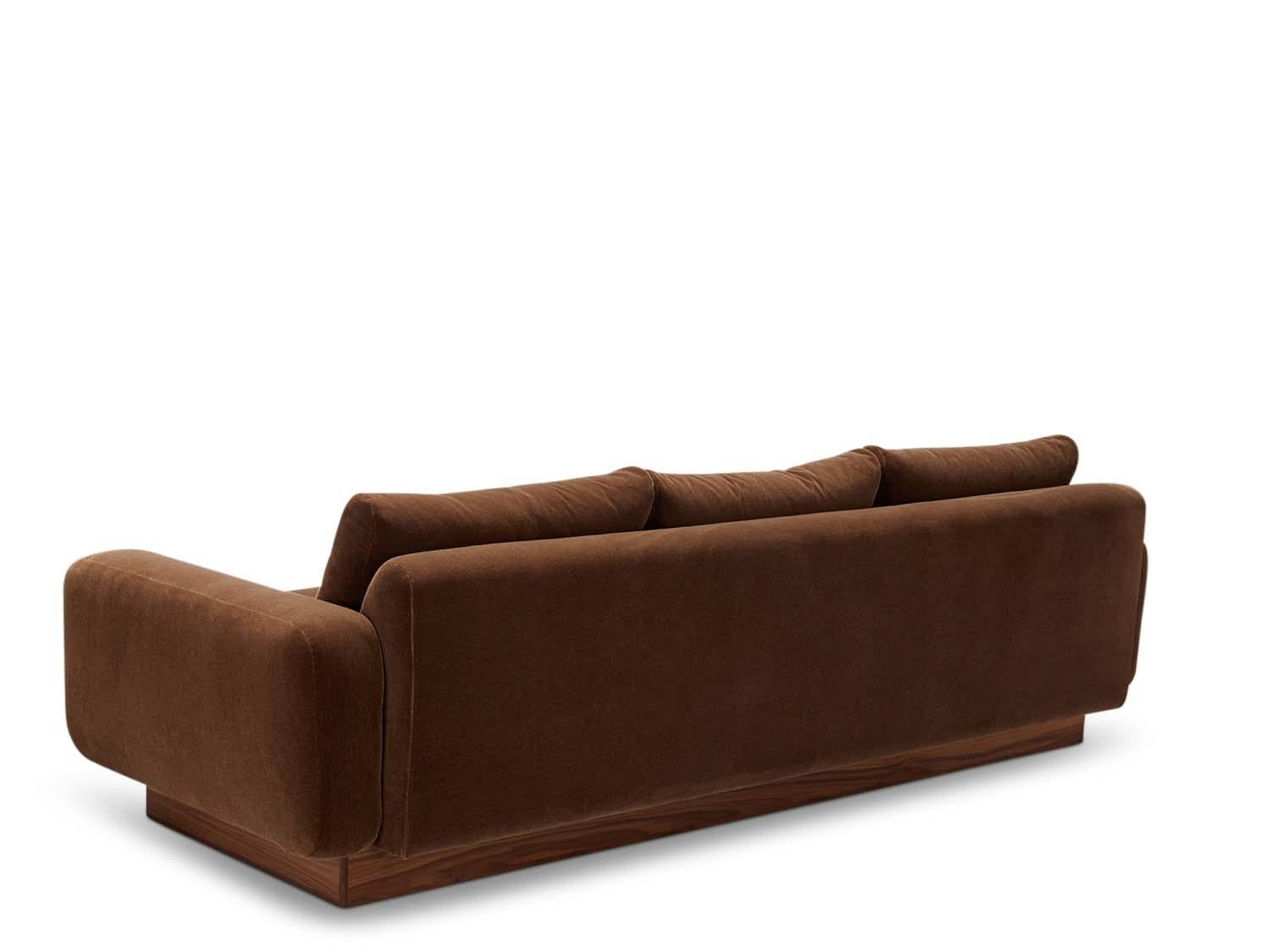 https://a.1stdibscdn.com/mesa-sofa-by-lawson-fenning-for-sale-picture-4/f_8060/f_441609021742602291797/Natural_Walnut_Fabric_Grade_D_Mohair_Color_Clove_5_master.jpg