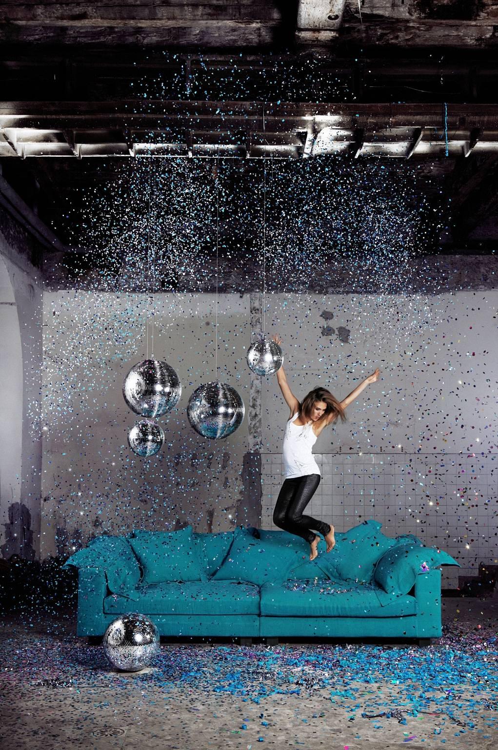 https://a.1stdibscdn.com/archivesE/upload/f_16392/f_97926811518025057126/Nebula_Nine_Cotton_Linen_Leather_Velvet_Sofa_Moroso_Diesel_07_master.jpg