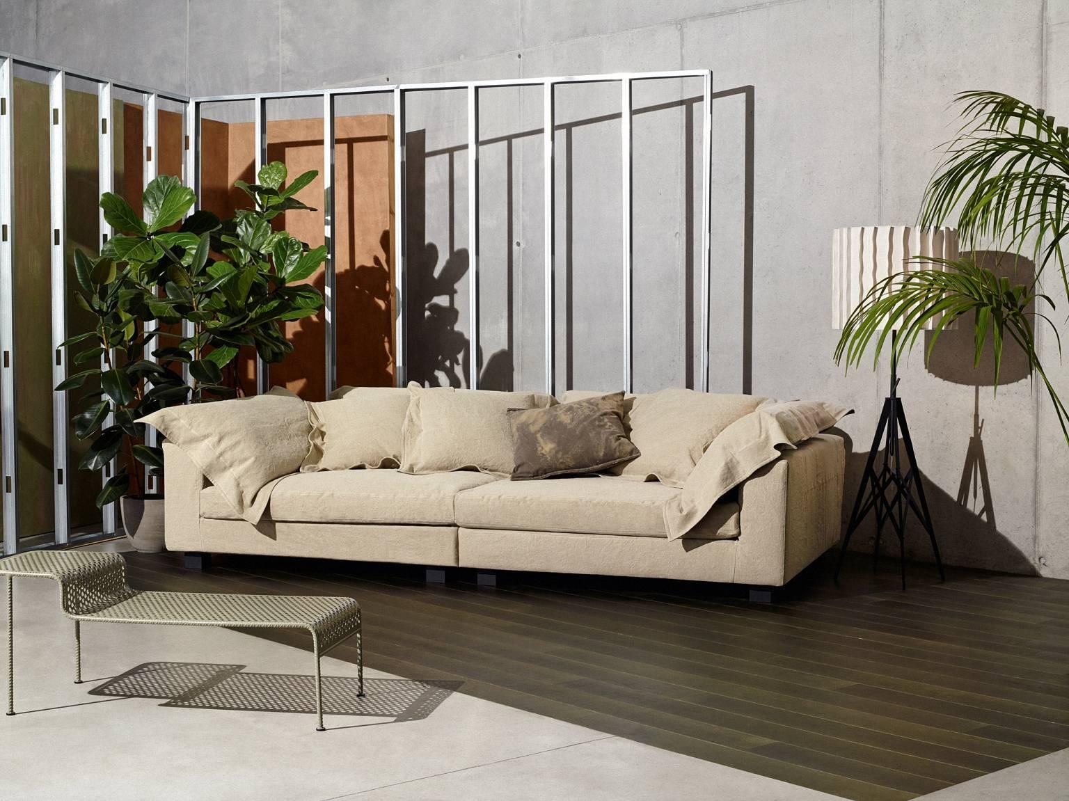 https://a.1stdibscdn.com/archivesE/upload/f_16392/f_97926811518025859134/Nebula_Nine_Cotton_Linen_Leather_Velvet_Sofa_Moroso_Diesel_08_master.jpg