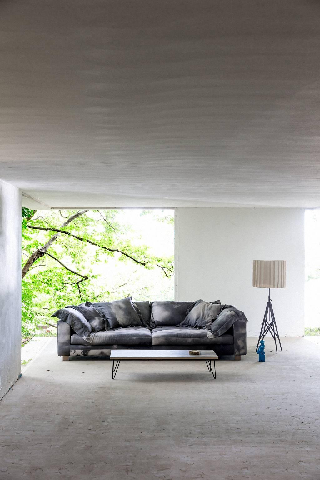 https://a.1stdibscdn.com/archivesE/upload/f_16392/f_97926811518031230814/Nebula_Nine_Cotton_Linen_Leather_Velvet_Sofa_Moroso_Diesel_16_master.jpg