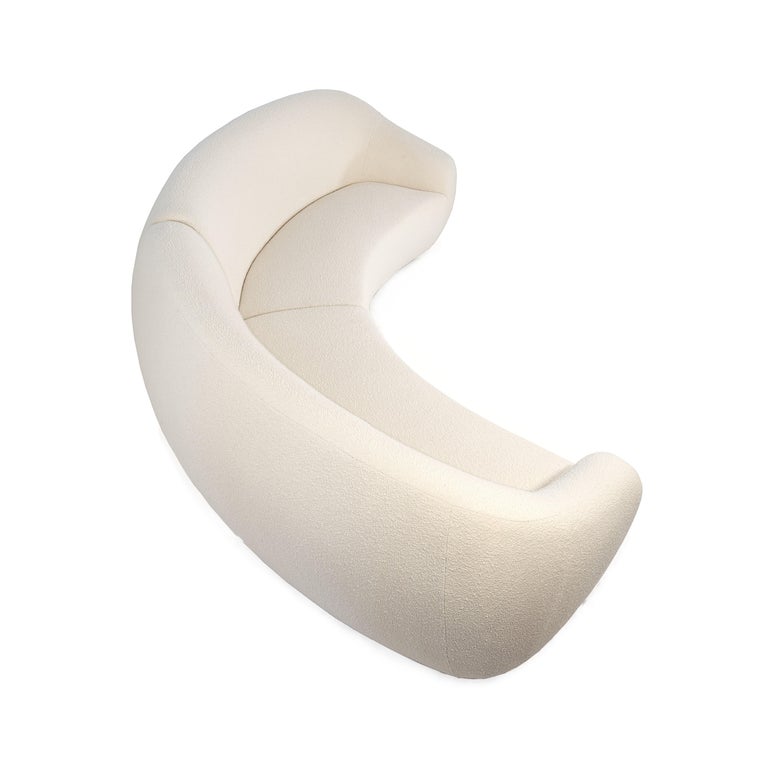 https://a.1stdibscdn.com/niemeyer-ii-round-sofa-boucle-and-oak-insidherland-by-joana-santos-barbosa-for-sale-picture-6/f_53652/f_227633321614709597834/Niemeyer_II_2_round_sofa_06_InsidherLand_master.jpg?width=768