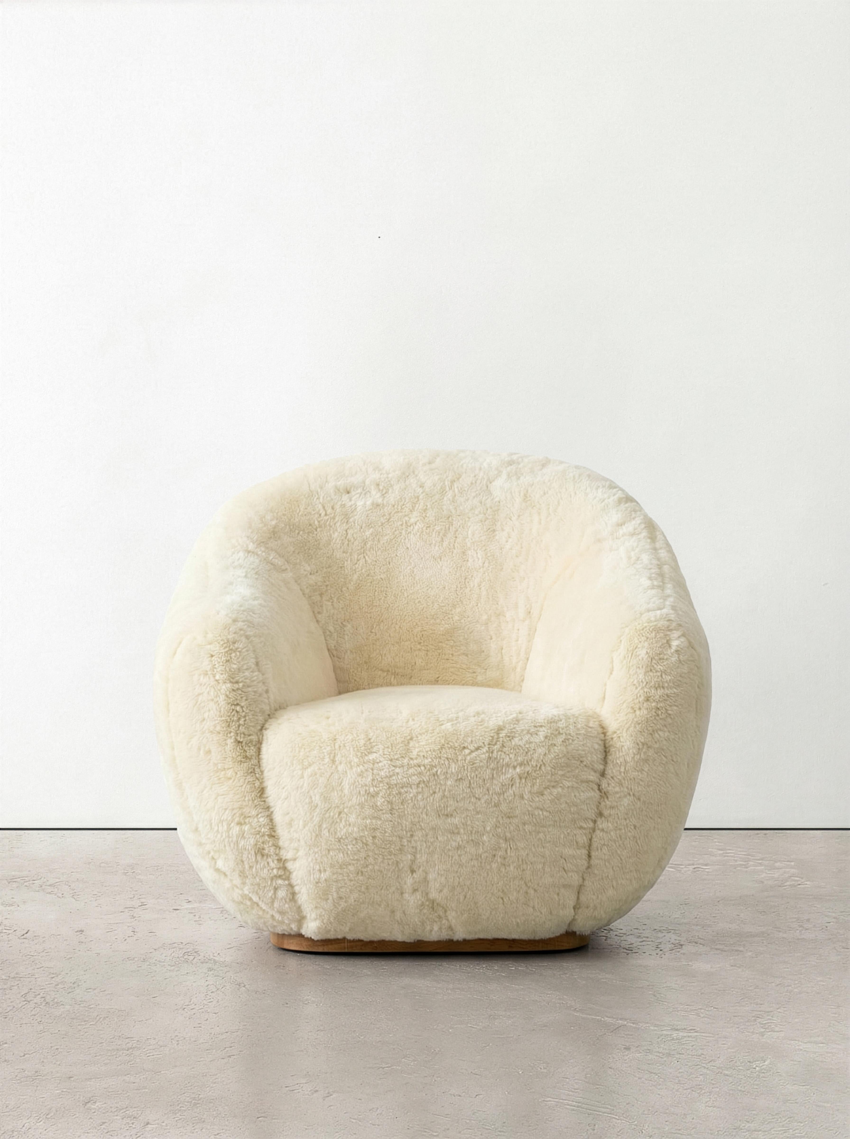 https://a.1stdibscdn.com/mid-century-modern-curved-oak-handmade-com-niemeyer-ii-armchair-by-insidherland-for-sale-picture-6/f_53652/f_228440321776174204636/Niemeyer_II_armchair_yack_01_oak_InsidherLand_master.jpg