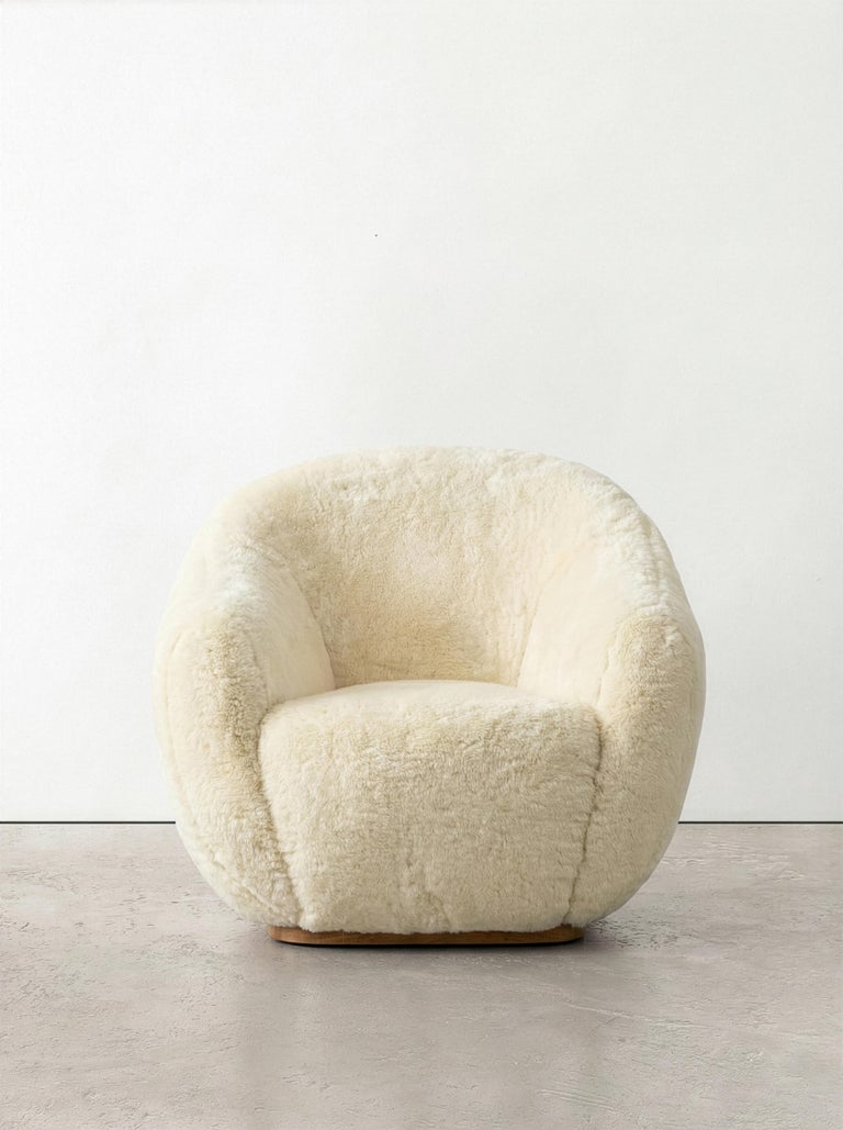 https://a.1stdibscdn.com/set-of-mid-century-modern-round-com-niemeyer-ii-armchair-stool-by-insidherland-for-sale-picture-4/f_53652/f_240355221776172272415/Niemeyer_II_armchair_yack_01_oak_InsidherLand_master.jpg?width=768