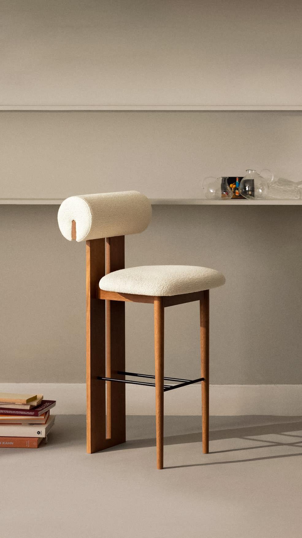 https://a.1stdibscdn.com/hippo-bar-chair-75-by-norr11-natural-oak-barnum-boucle-col3-for-sale-picture-5/f_31233/f_379074921705049925017/Norr11_Hippo_Bar_Chair_Savannah_Bay_Gallery_1_master.jpg