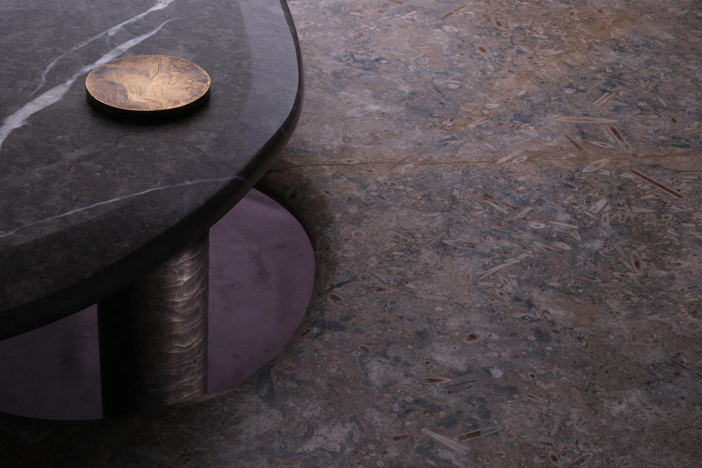 https://a.1stdibscdn.com/handmade-hagstone-coffee-table-cluster-textured-brass-rare-british-marble-for-sale-picture-3/f_25883/f_422605321731325869081/Novocastrian_Hag_Stones_17_WEB_master.JPG
