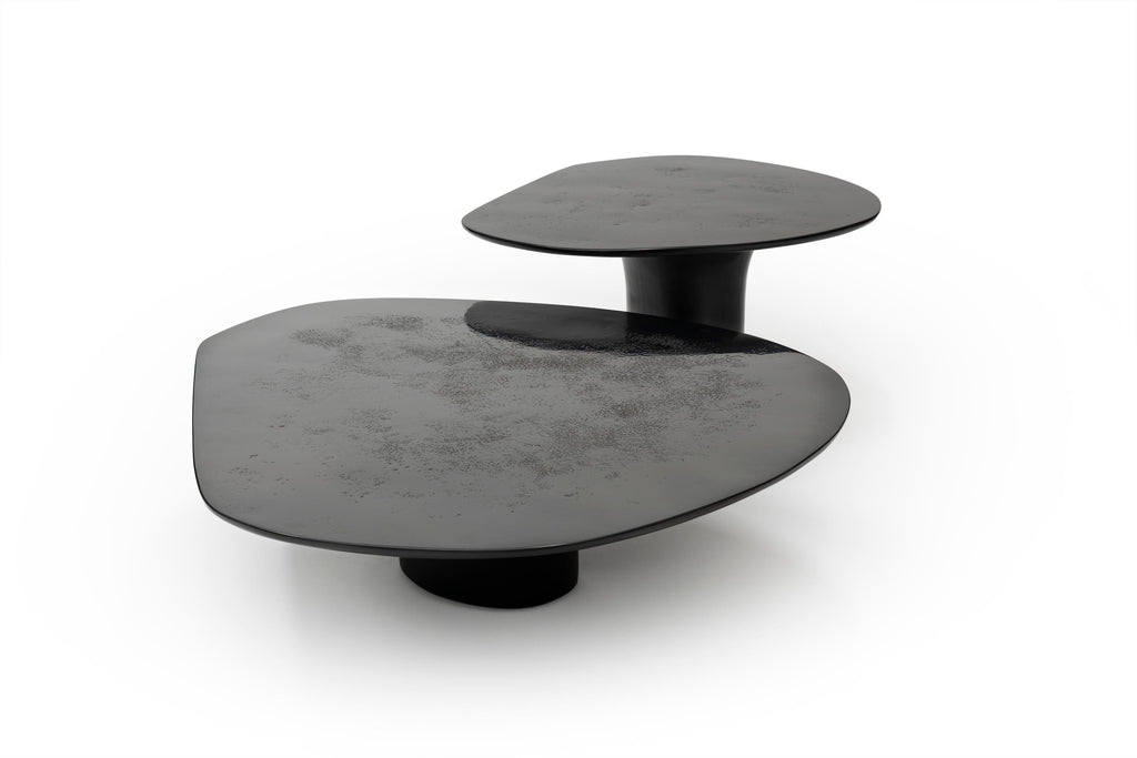https://a.1stdibscdn.com/nr-black-smooth-21st-century-contemporary-circular-black-coffee-table-for-sale-picture-3/f_55762/1613997460884/Nr_Black_Smooth_Top_13_master.jpg