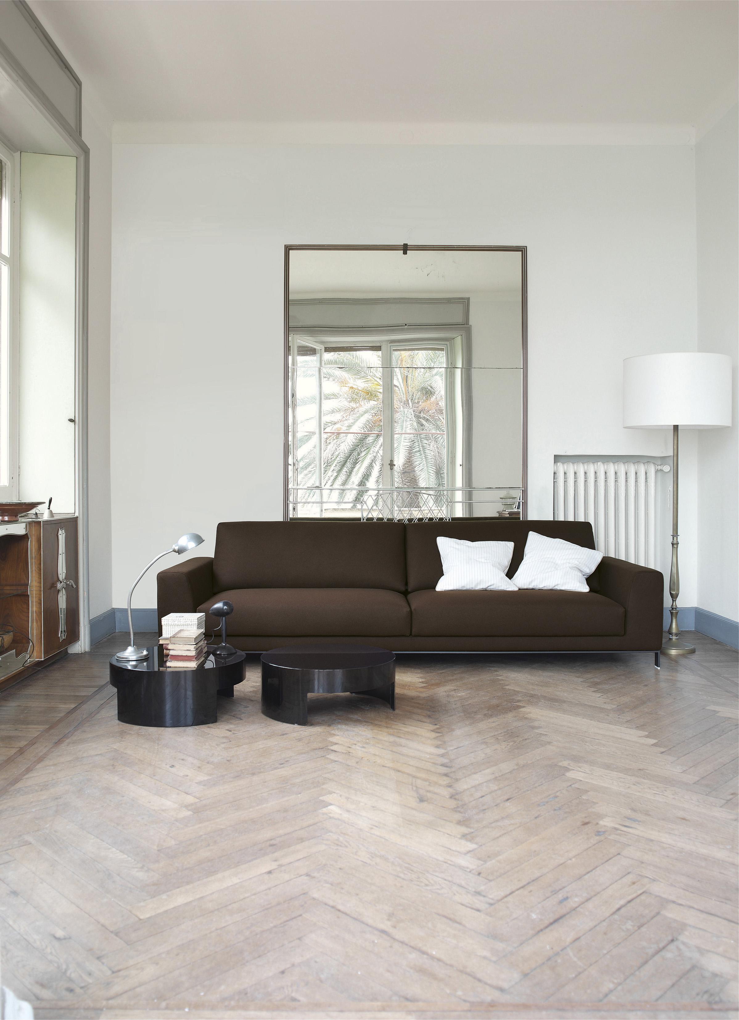 https://a.1stdibscdn.com/nube-italia-eddy-sofa-in-tan-upholstery-by-kemistry-of-style-for-sale-picture-4/10881443/f_113595111535566399199/Nube_Eddy_Kemistry_of_Style_master.jpg