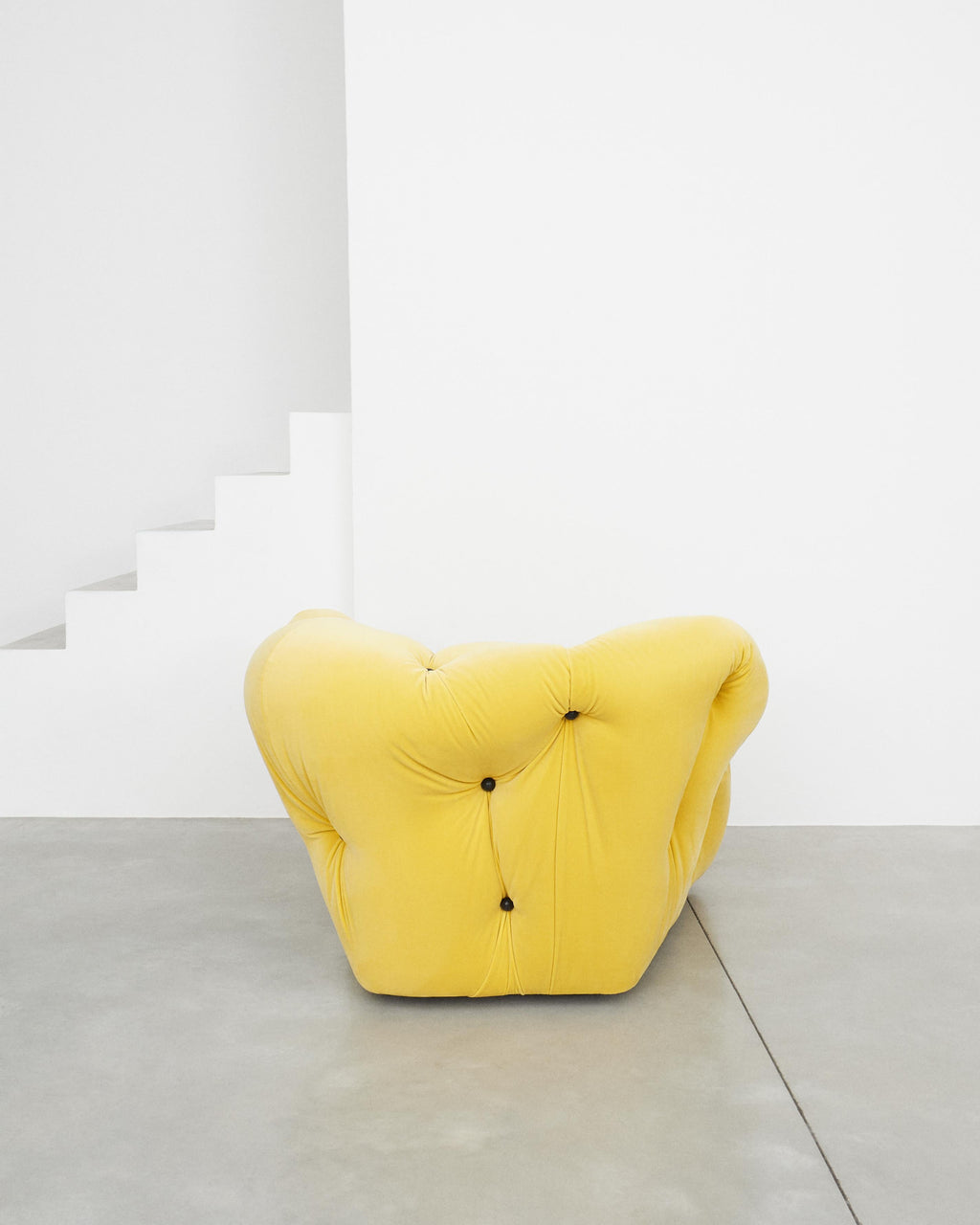 https://a.1stdibscdn.com/nubola-133-velvet-sofa-in-yellow-musk-by-gaetano-pesce-for-sale-picture-6/56838182/f_445314221744713865763/Nubola_133_Velvet_Sofa_in_Yellow_Musk_by_Gaetano_Pesce_6_master.jpg