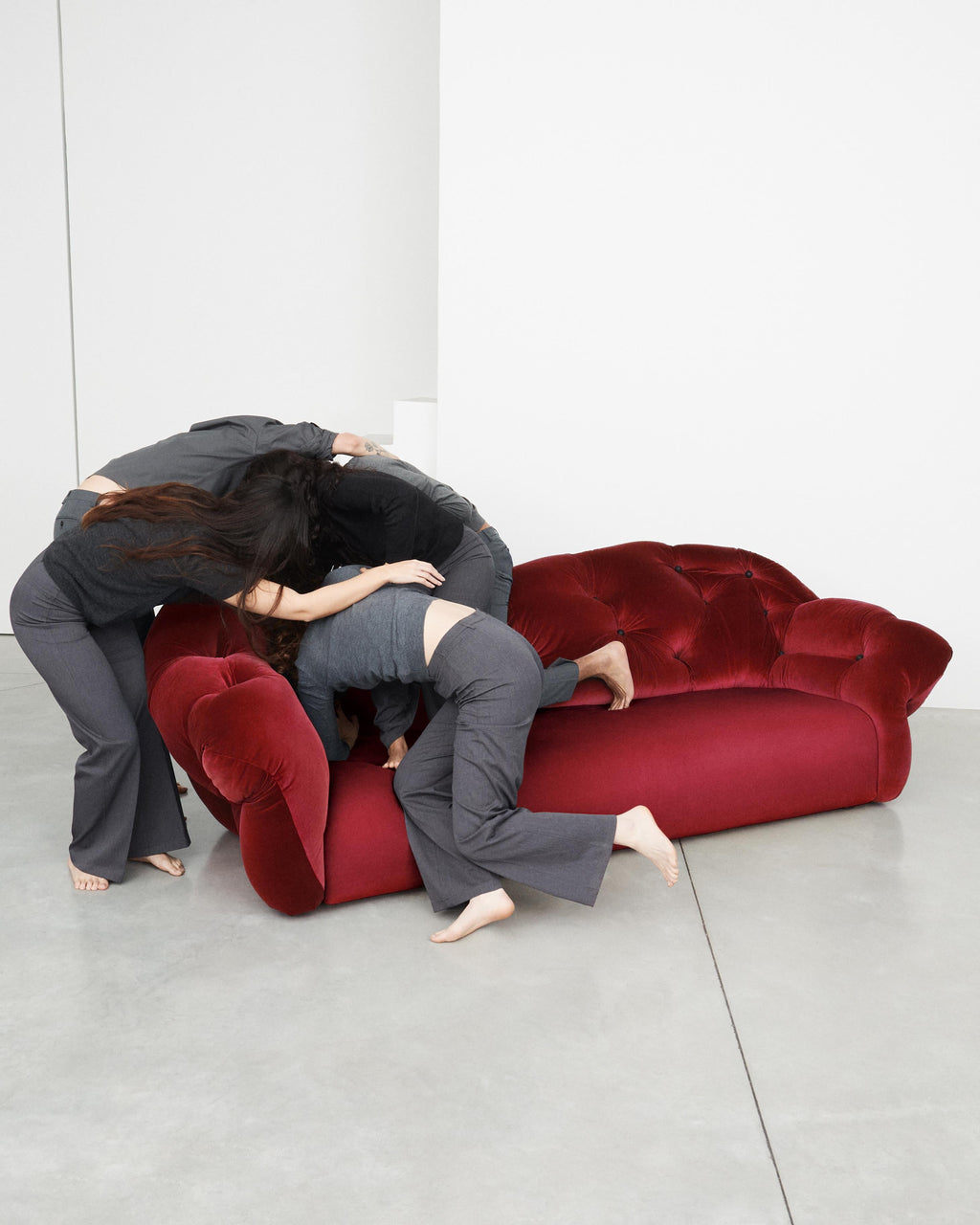 https://a.1stdibscdn.com/nubola-238-velvet-sofa-in-ochre-by-gaetano-pesce-for-sale-picture-13/56838182/f_445315221744720603472/Nubola_238_277_Ambient_10_master.jpg