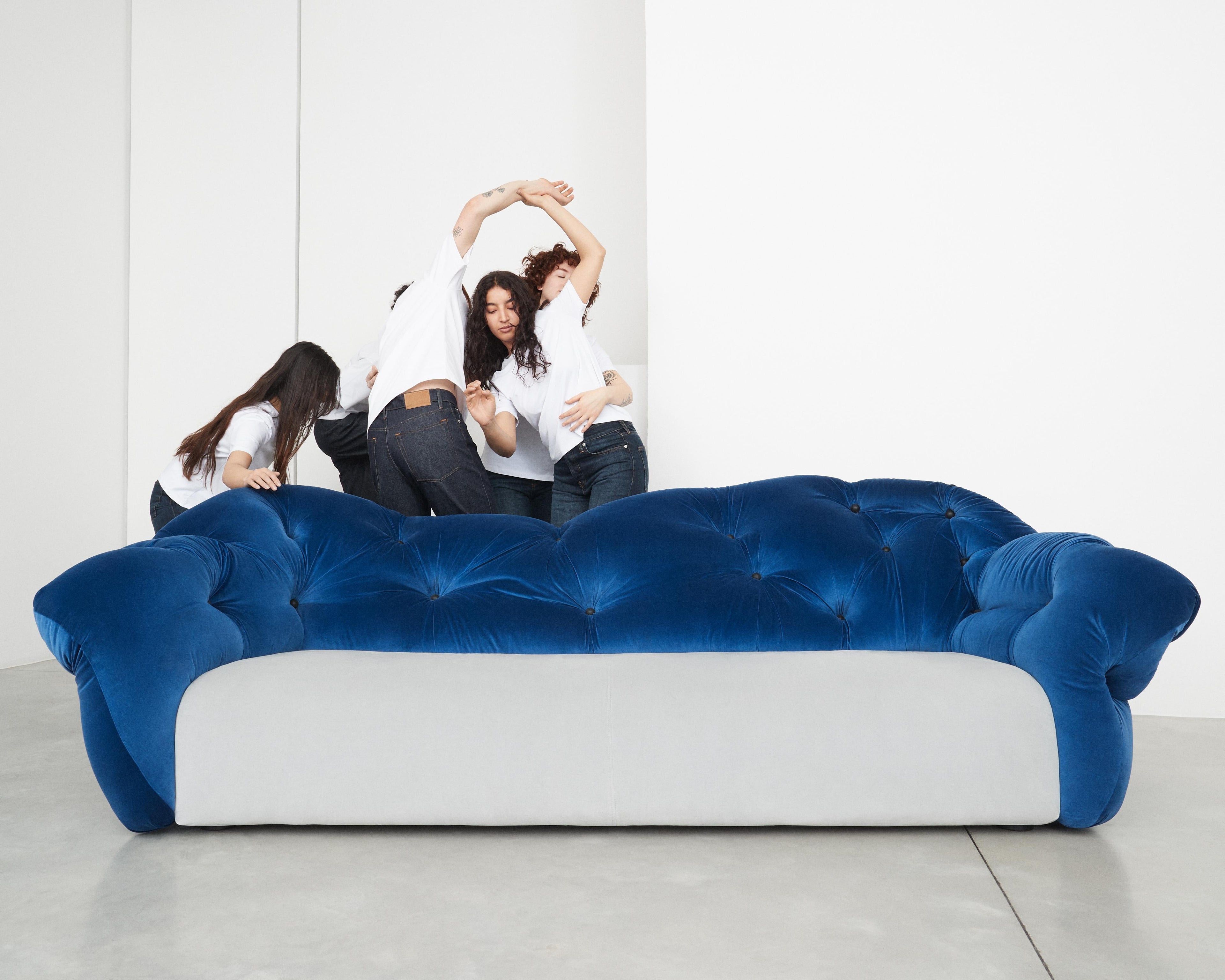 https://a.1stdibscdn.com/nubola-238-velvet-sofa-in-ochre-by-gaetano-pesce-for-sale-picture-10/56838182/f_445315221744720605921/Nubola_238_277_Ambient_7_master.jpg