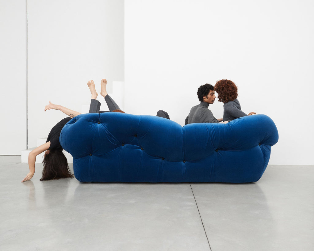 https://a.1stdibscdn.com/nubola-238-velvet-sofa-in-ochre-by-gaetano-pesce-for-sale-picture-12/56838182/f_445315221744720604120/Nubola_238_277_Ambient_9_master.jpg