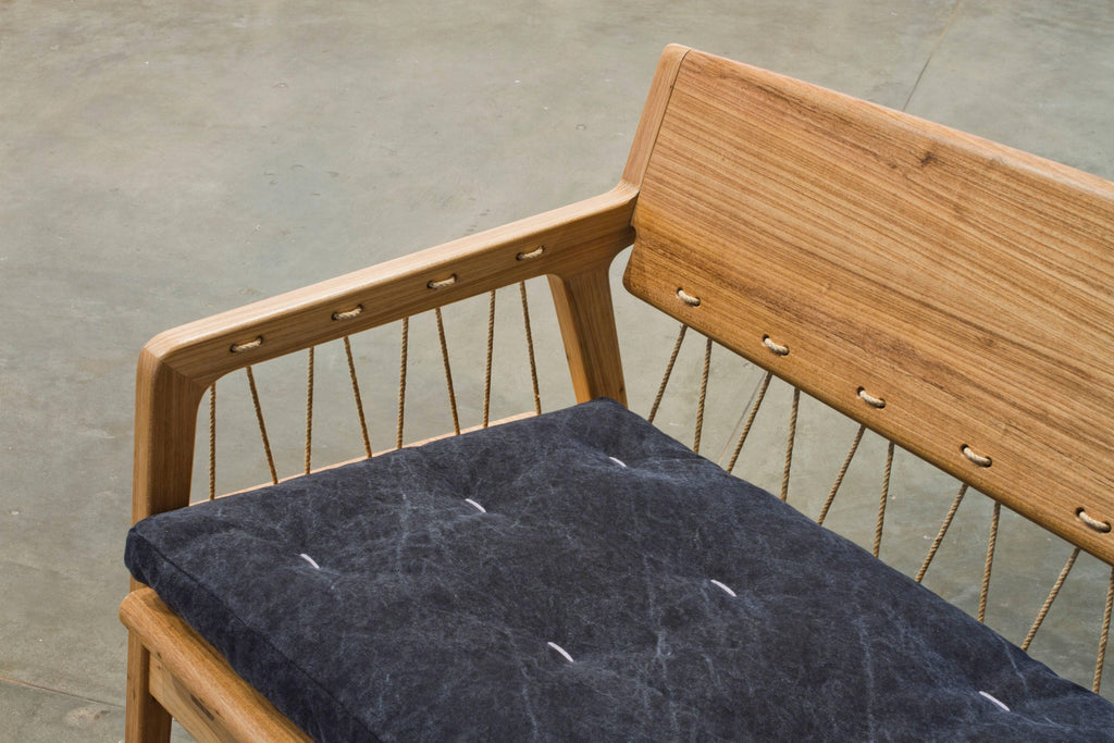 https://a.1stdibscdn.com/archivesE/upload/f_31831/f_90961431510857378433/OEbanista_Sofa_Paris_Bienal10_master.jpg