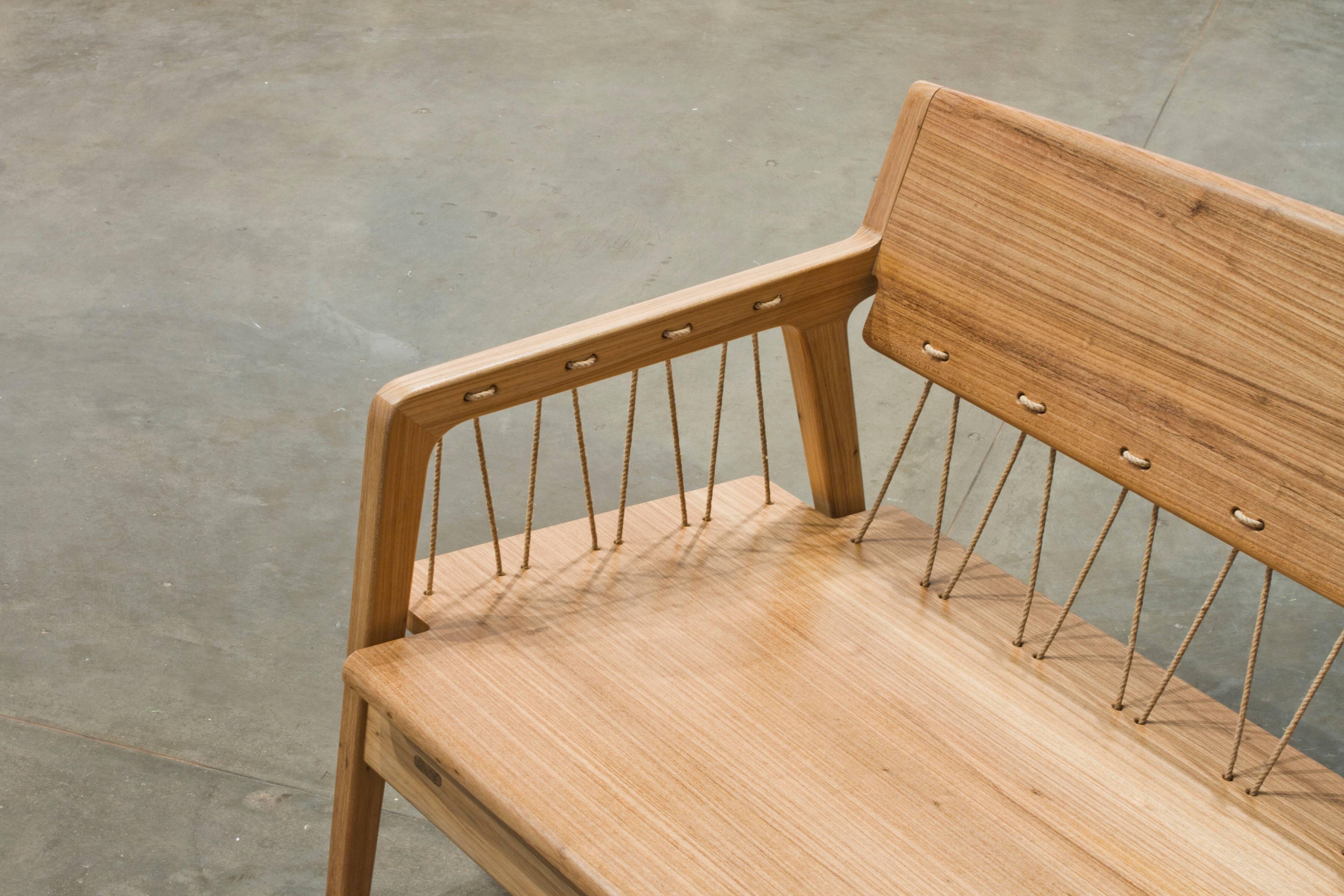 https://a.1stdibscdn.com/archivesE/upload/f_31831/f_90961431510857378020/OEbanista_Sofa_Paris_Bienal11_master.jpg