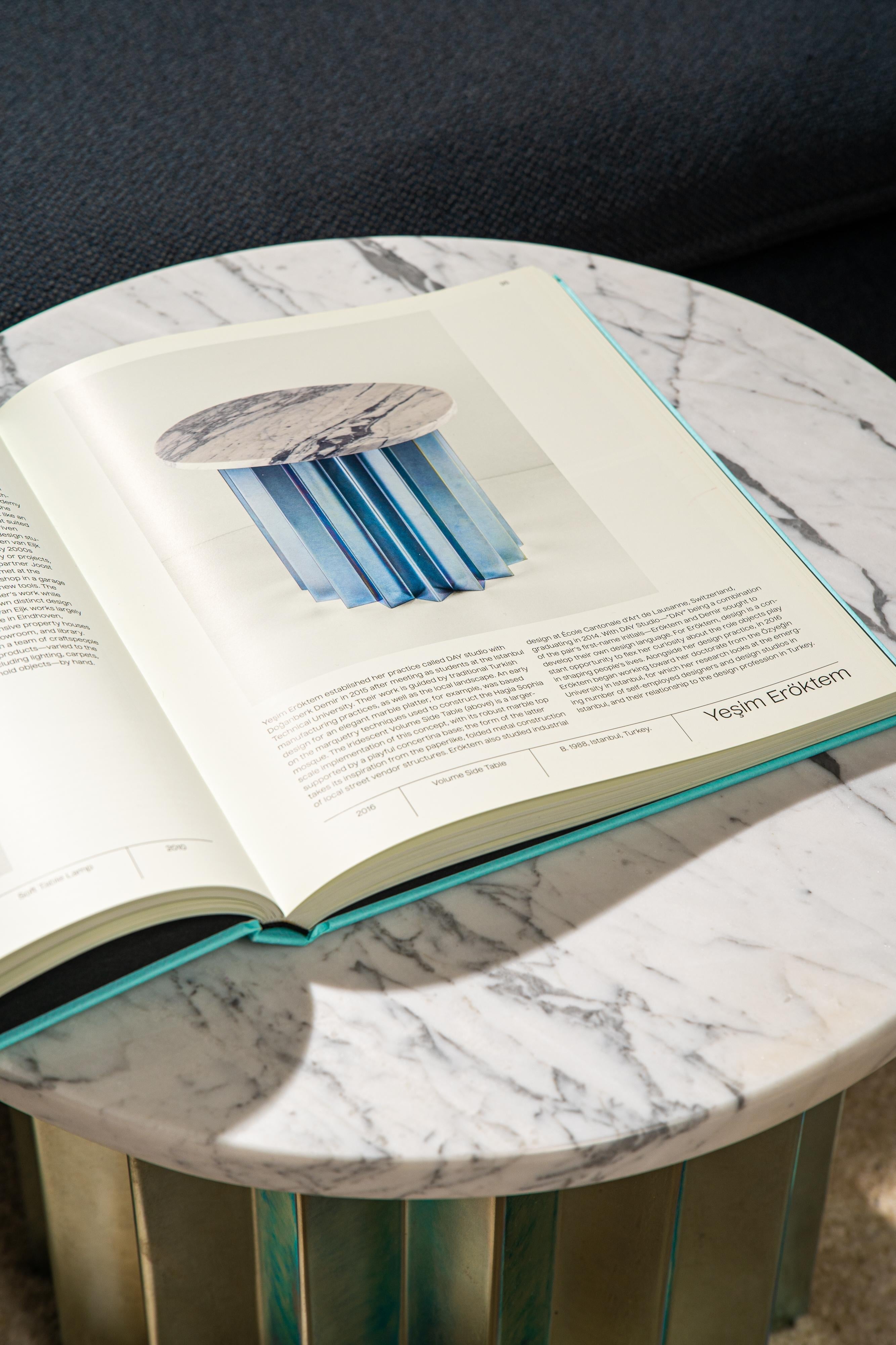 https://a.1stdibscdn.com/contemporary-modern-volume-low-side-table-metal-base-carrara-marble-top-for-sale-picture-8/f_69622/f_291361621655384131632/OMD01982_master.jpg