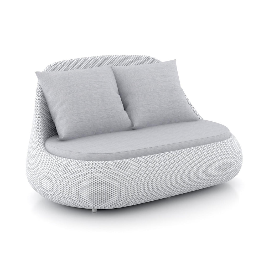 https://a.1stdibscdn.com/outdoor-2-seater-braided-sofa-in-silver-white-wicker-for-sale-picture-6/f_27693/f_323194621674163447611/ONYX_20161125_00232_master.jpg