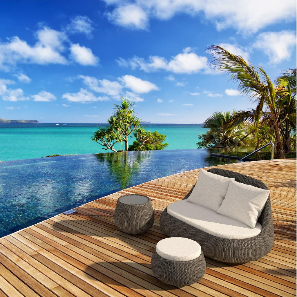 https://a.1stdibscdn.com/outdoor-2-seater-braided-sofa-in-silver-white-wicker-for-sale-picture-3/f_27693/f_323194621674163449494/ONYX_20190405_00238_master.jpg