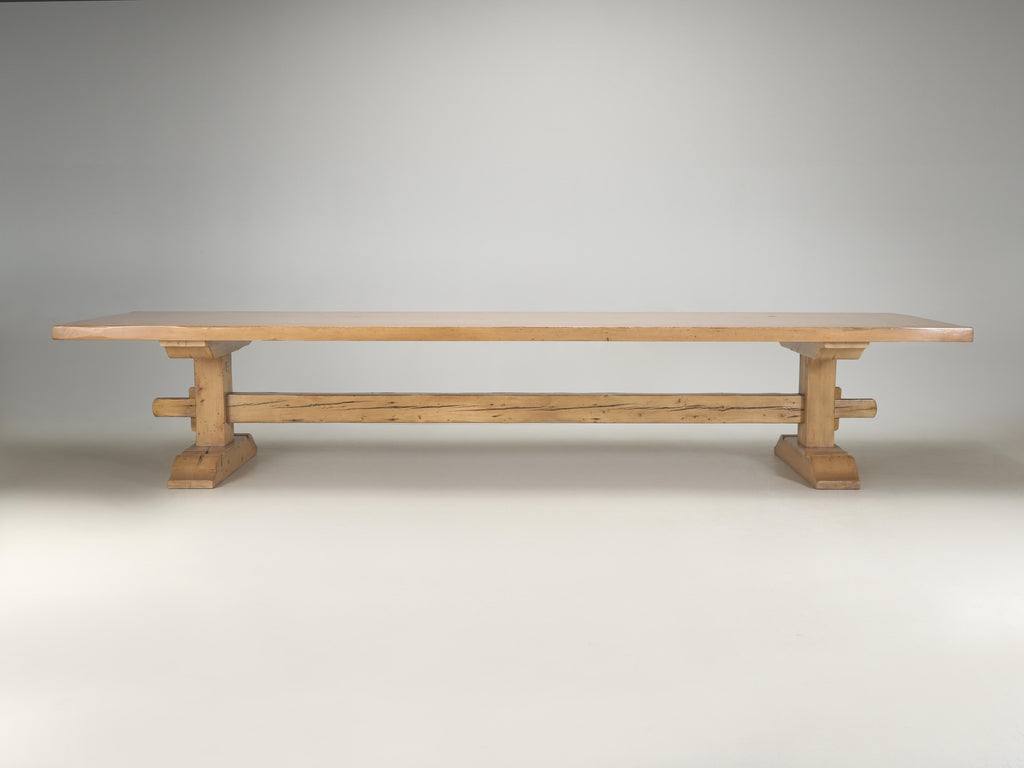 https://a.1stdibscdn.com/dining-table-seats-18-comfortably-made-of-reclaimed-pine-in-chicago-one-off-for-sale-picture-2/f_8243/f_478640421764962709451/OPC2091_02_master.jpg
