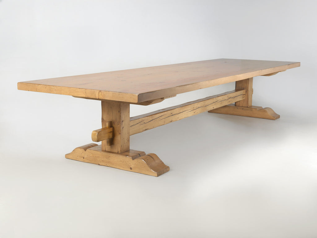 https://a.1stdibscdn.com/dining-table-seats-18-comfortably-made-of-reclaimed-pine-in-chicago-one-off-for-sale-picture-3/f_8243/f_478640421764962709452/OPC2091_03_master.jpg