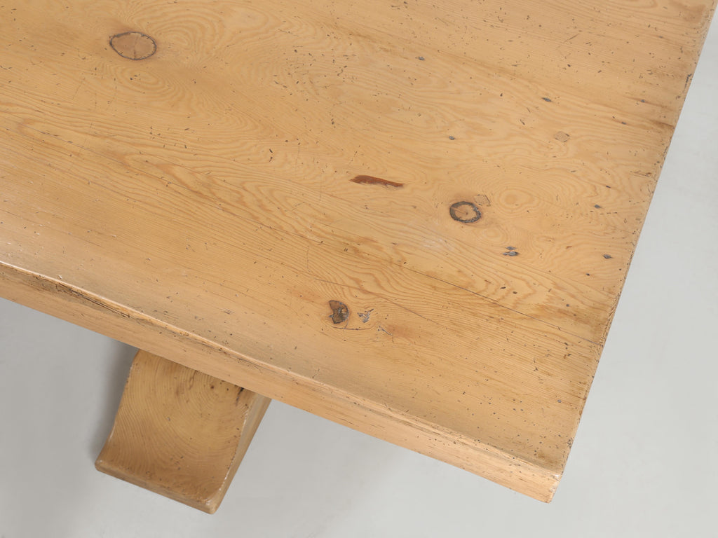 https://a.1stdibscdn.com/dining-table-seats-18-comfortably-made-of-reclaimed-pine-in-chicago-one-off-for-sale-picture-6/f_8243/f_478640421764962710246/OPC2091_06_master.jpg