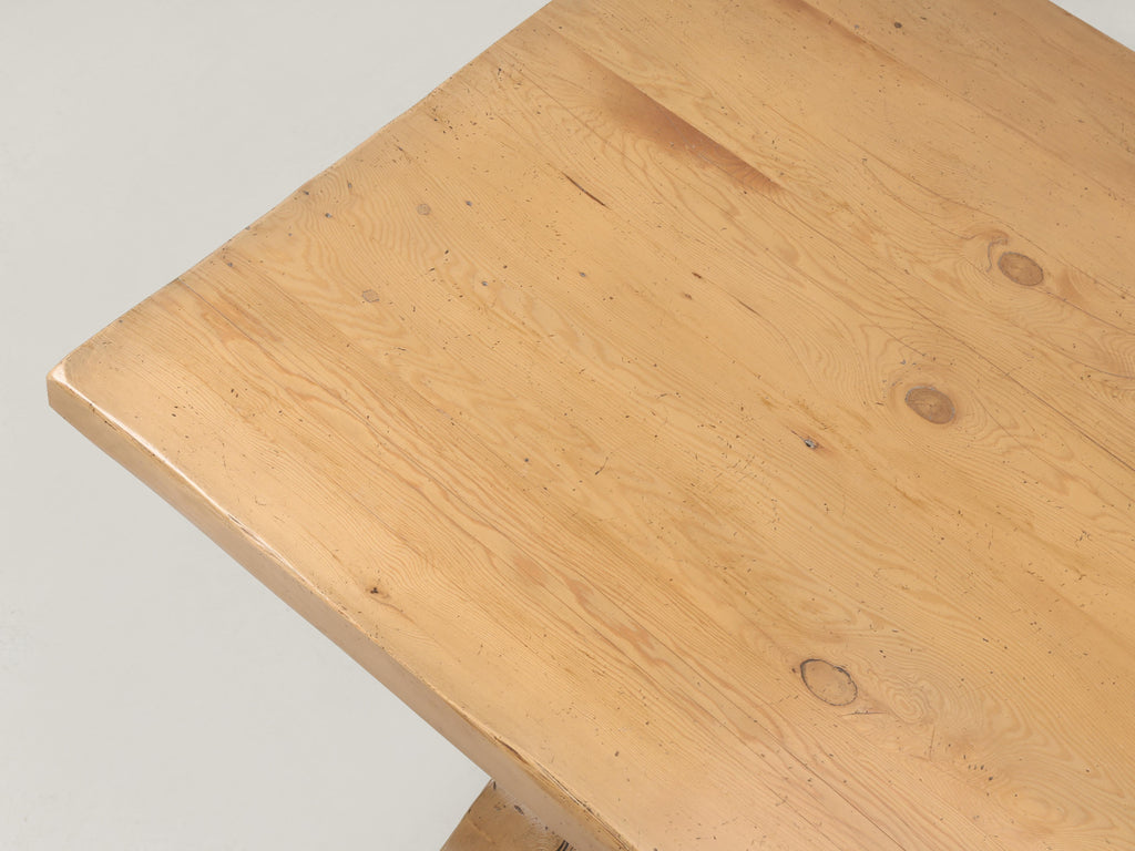 https://a.1stdibscdn.com/dining-table-seats-18-comfortably-made-of-reclaimed-pine-in-chicago-one-off-for-sale-picture-8/f_8243/f_478640421764962711717/OPC2091_08_master.jpg