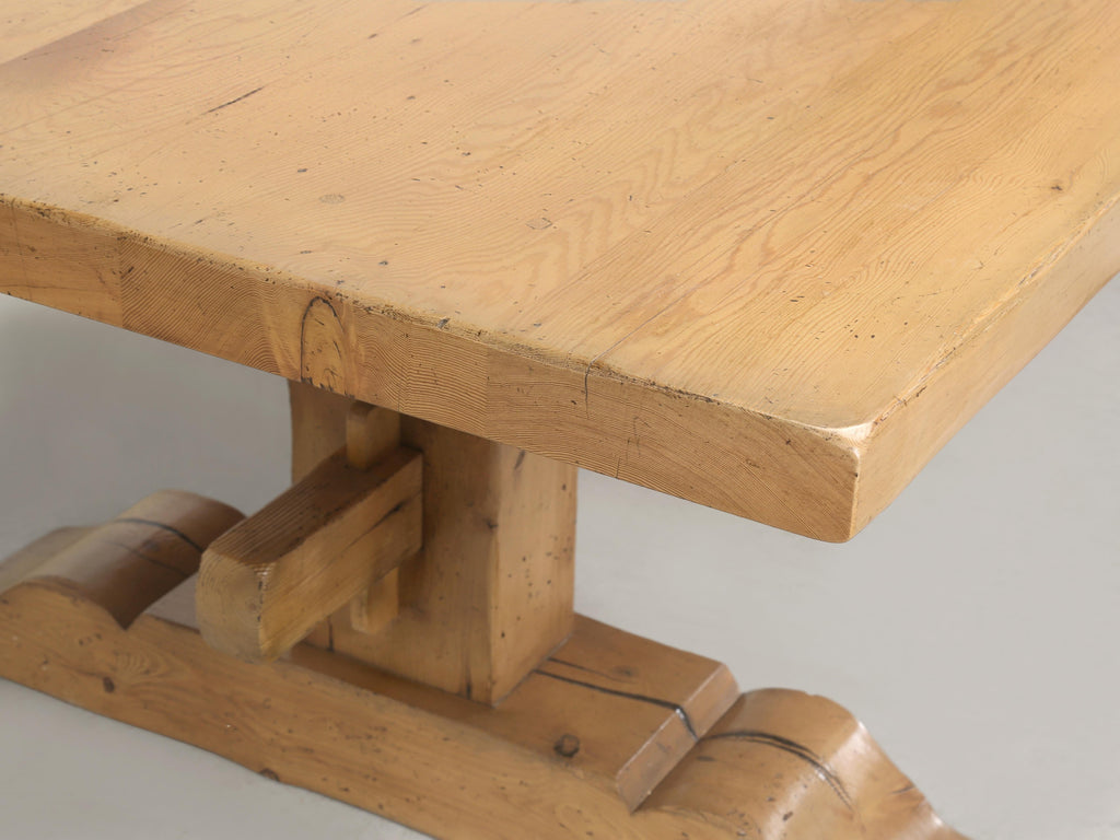 https://a.1stdibscdn.com/dining-table-seats-18-comfortably-made-of-reclaimed-pine-in-chicago-one-off-for-sale-picture-9/f_8243/f_478640421764962711755/OPC2091_09_master.jpg