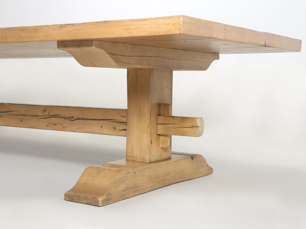 https://a.1stdibscdn.com/dining-table-seats-18-comfortably-made-of-reclaimed-pine-in-chicago-one-off-for-sale-picture-11/f_8243/f_478640421764962729119/OPC2091_11_master.jpg