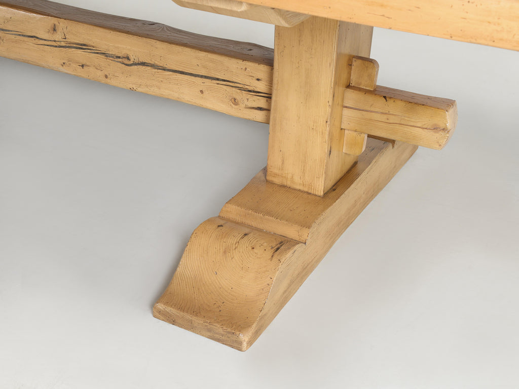 https://a.1stdibscdn.com/dining-table-seats-18-comfortably-made-of-reclaimed-pine-in-chicago-one-off-for-sale-picture-12/f_8243/f_478640421764962729247/OPC2091_12_master.jpg