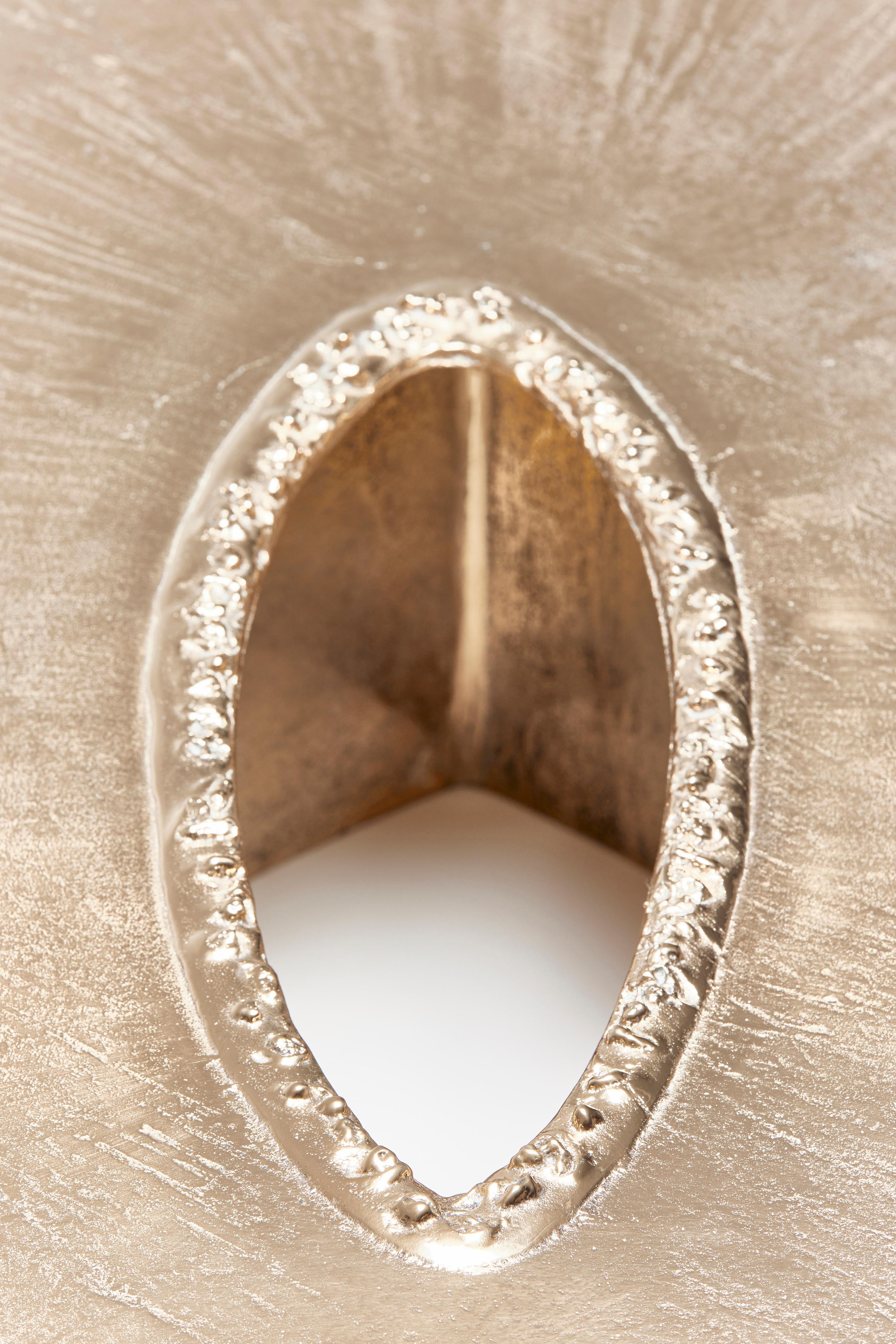 https://a.1stdibscdn.com/21st-century-modern-bronze-coffee-table-by-colo-2021-for-sale-picture-8/f_65832/f_293541521656517560912/OPERA_032_master.jpg