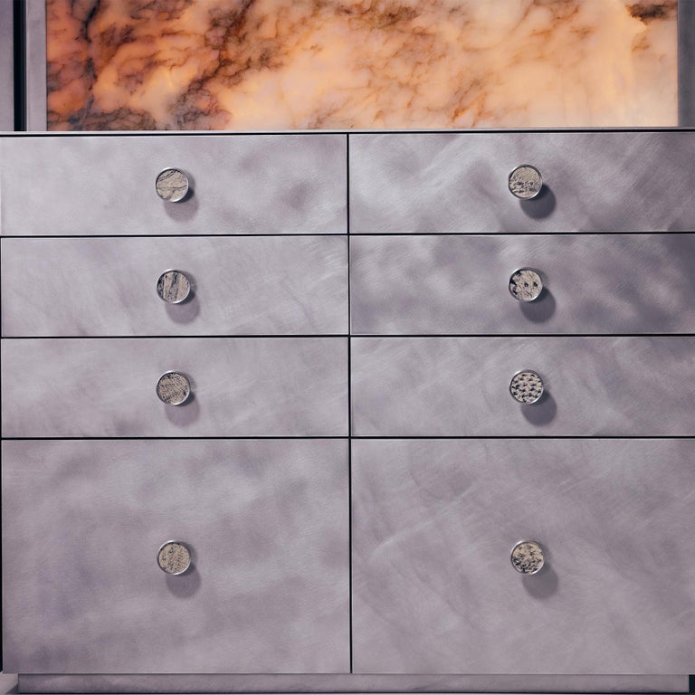 https://a.1stdibscdn.com/modern-silver-finish-luxury-bar-cabinet-for-sale-picture-4/f_55202/f_478286321764849987882/ORION_1stdibs_5_master.jpg?width=768