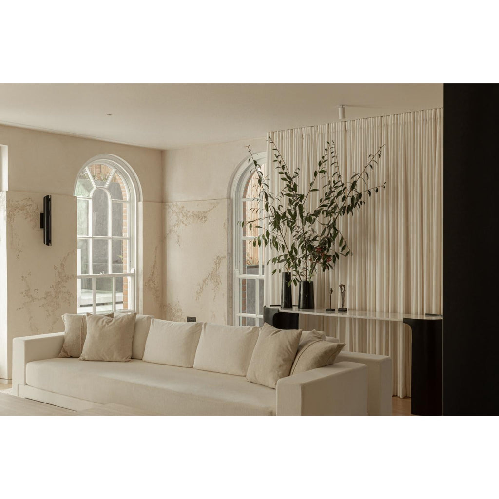 https://a.1stdibscdn.com/odysseus-fully-upholstered-sofa-in-white-linen-fabric-by-oza-design-for-sale-picture-6/f_12192/f_466823521758028404647/OS8_master.jpg