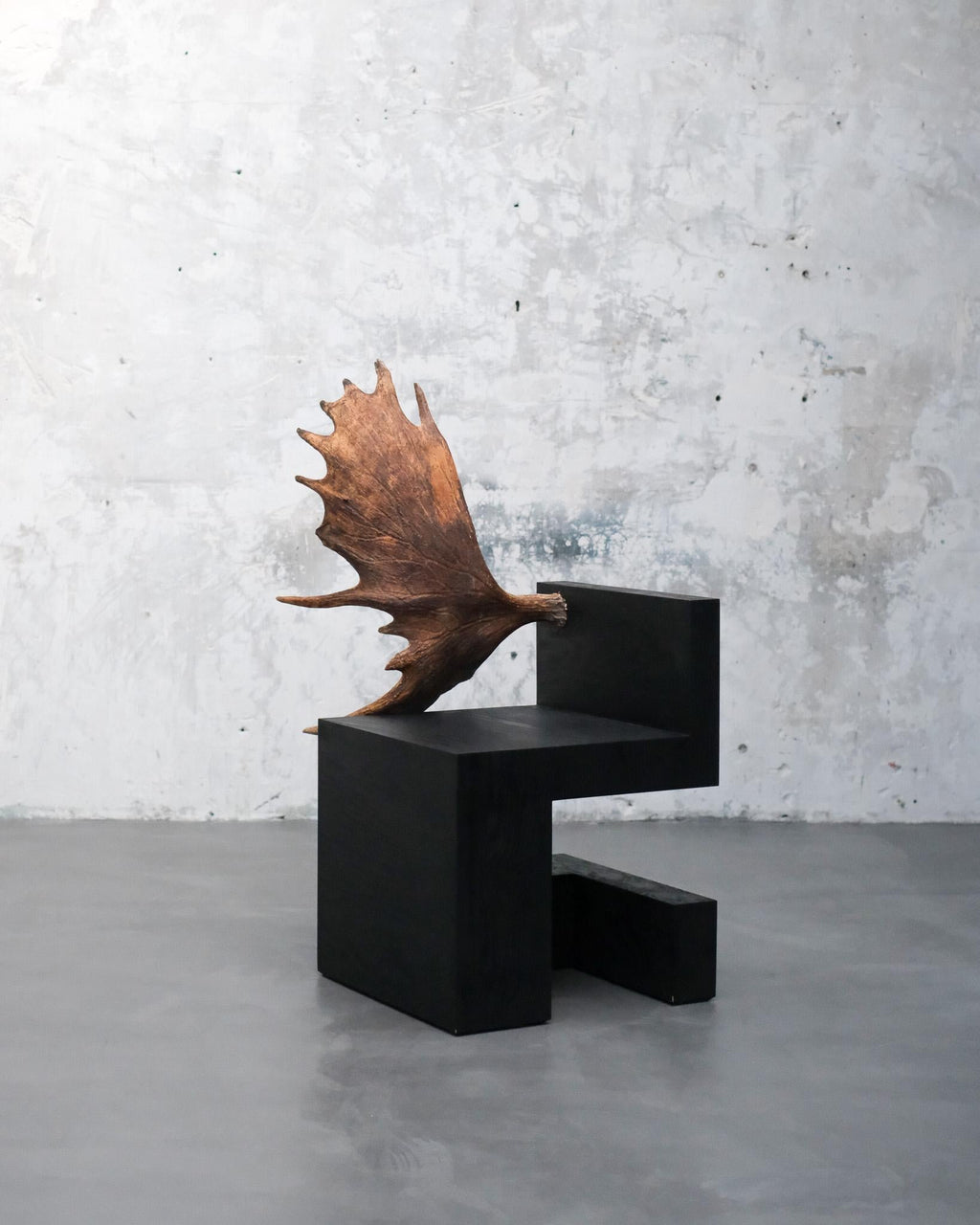 https://a.1stdibscdn.com/stag-chair-by-rick-owens-for-sale-picture-10/f_12192/f_434187021738339013345/OWENS_STAG_CHAIR_RIGHT_5_master.jpg