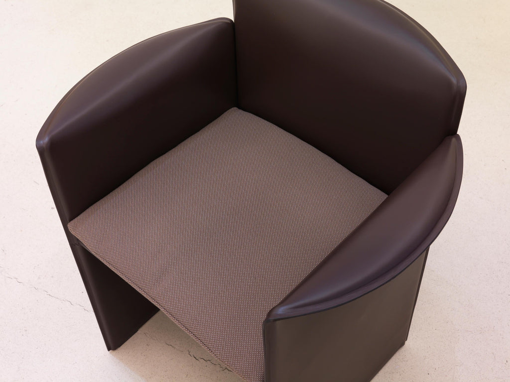 https://a.1stdibscdn.com/o-small-armchair-for-sale-picture-4/f_48381/f_164824511571144646949/O_Brera_master.jpg