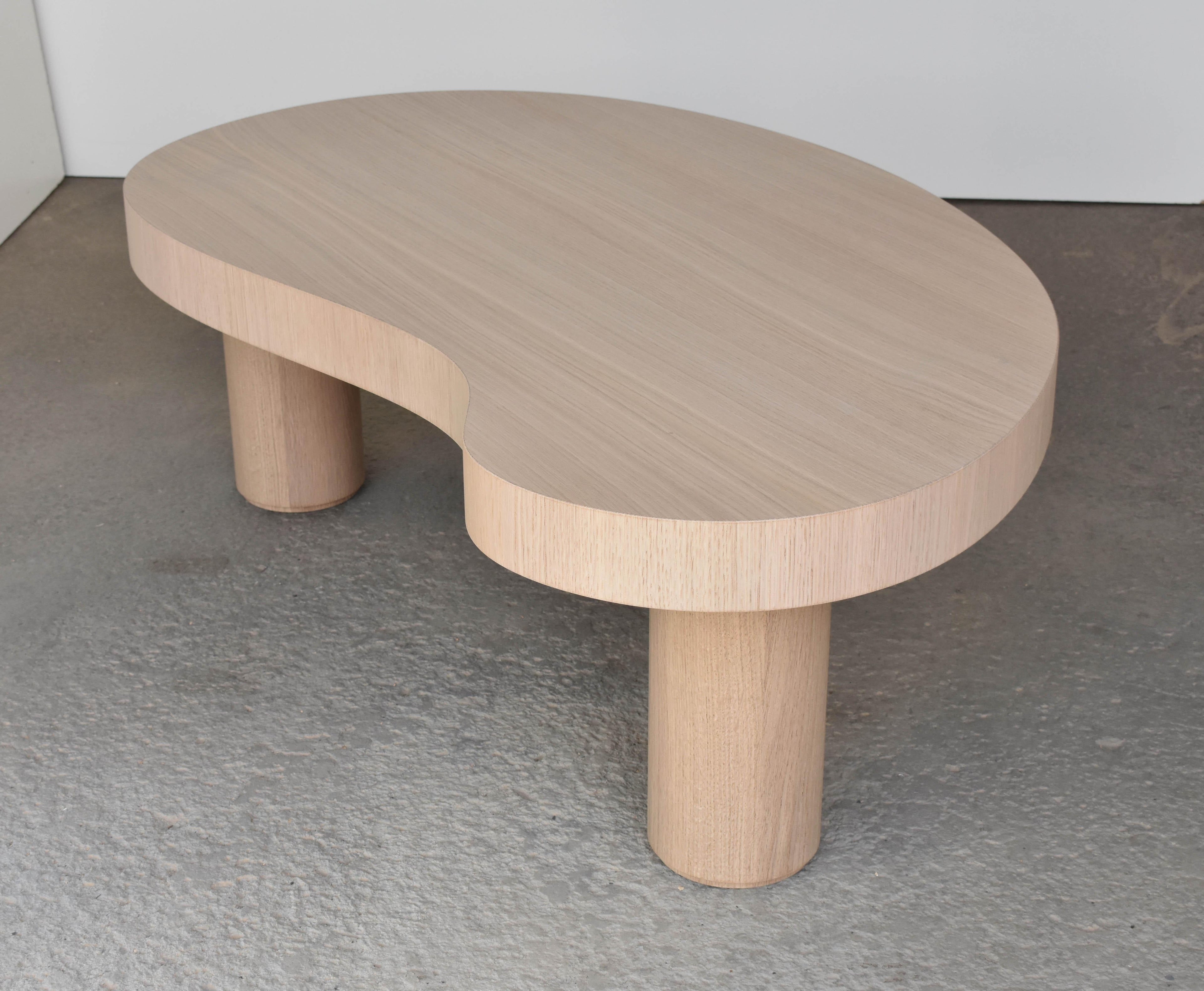 https://a.1stdibscdn.com/rift-white-oak-amoeba-coffee-table-for-sale-picture-4/f_20093/f_486443521770143511433/Oak_Amoeba_4_master.jpg